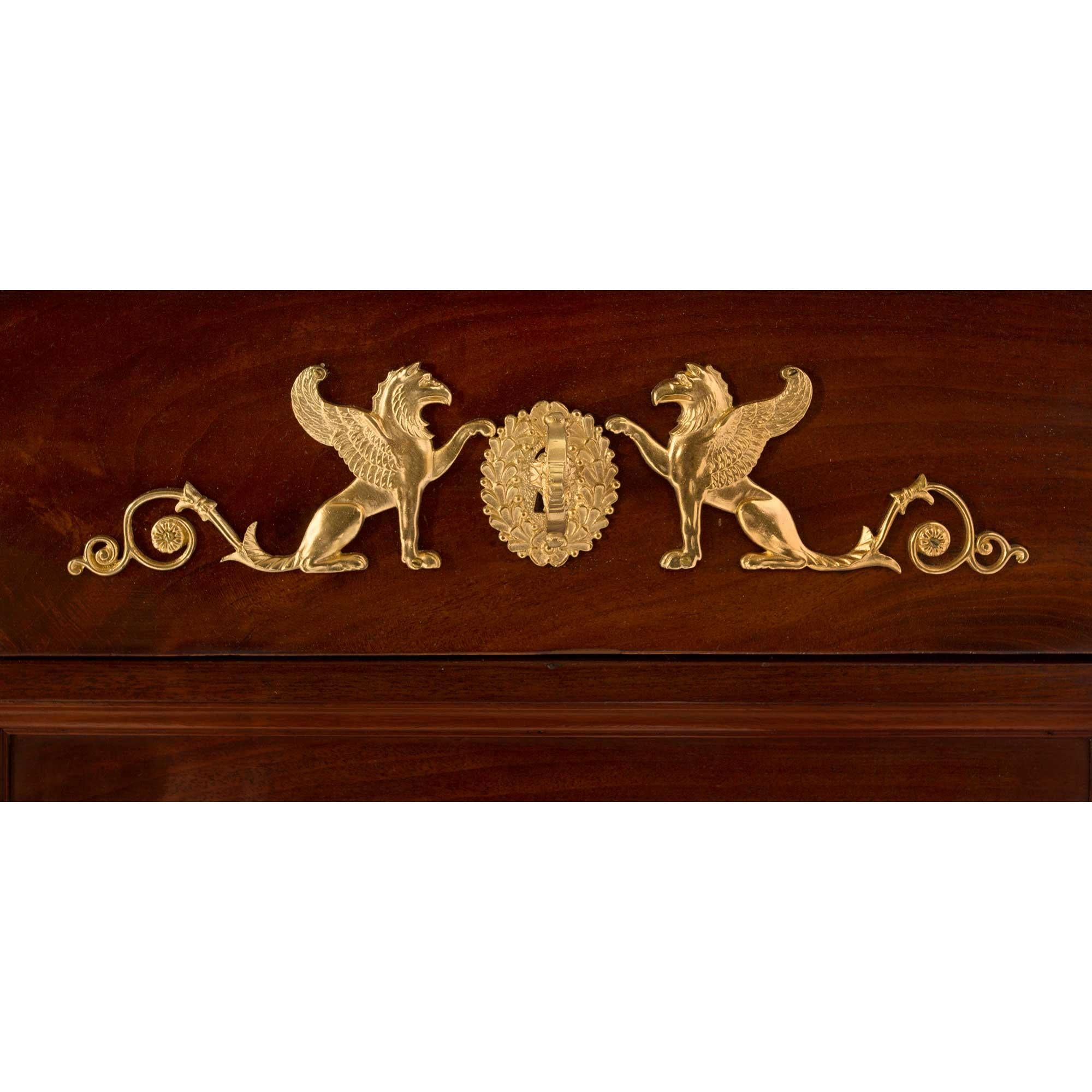 Bureau ministre Empire français du XIXe siècle en acajou et bronze doré en vente 6
