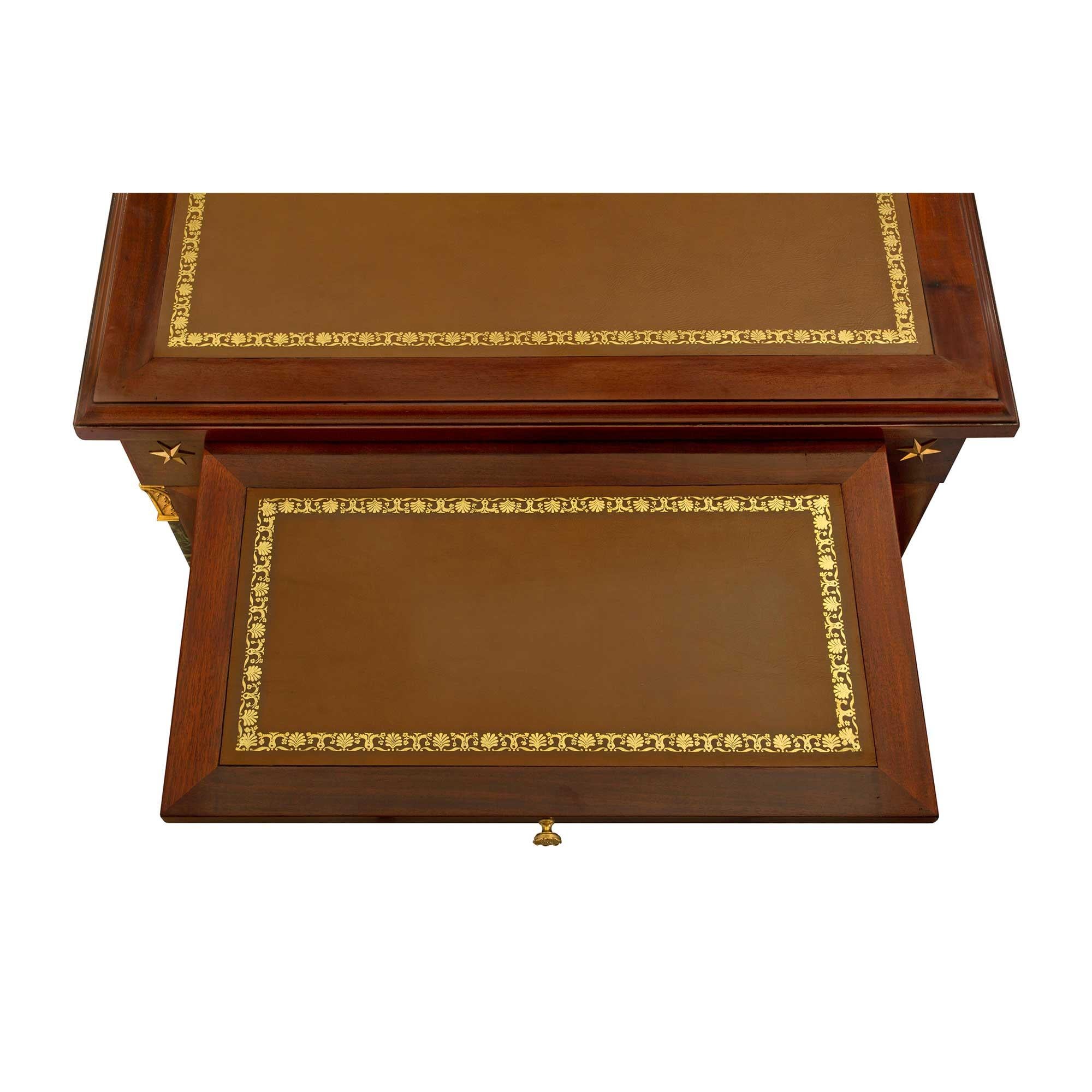 Executive-Schreibtisch aus Mahagoni und Goldbronze im Empire-Stil des 19. Jahrhunderts im Angebot 4