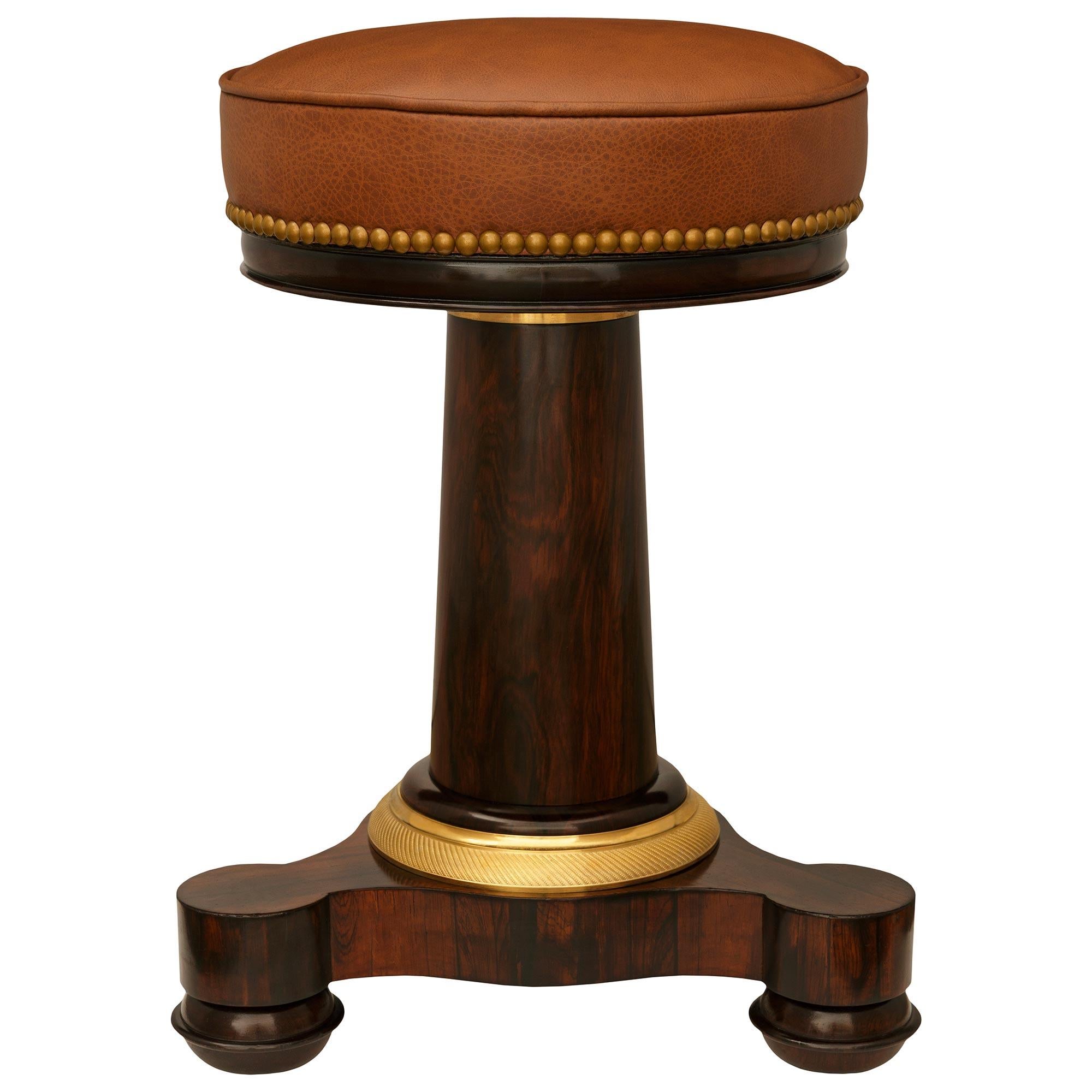 French 19th century Empire st. Mahogany, Leather and Ormolu stool Imperio en venta