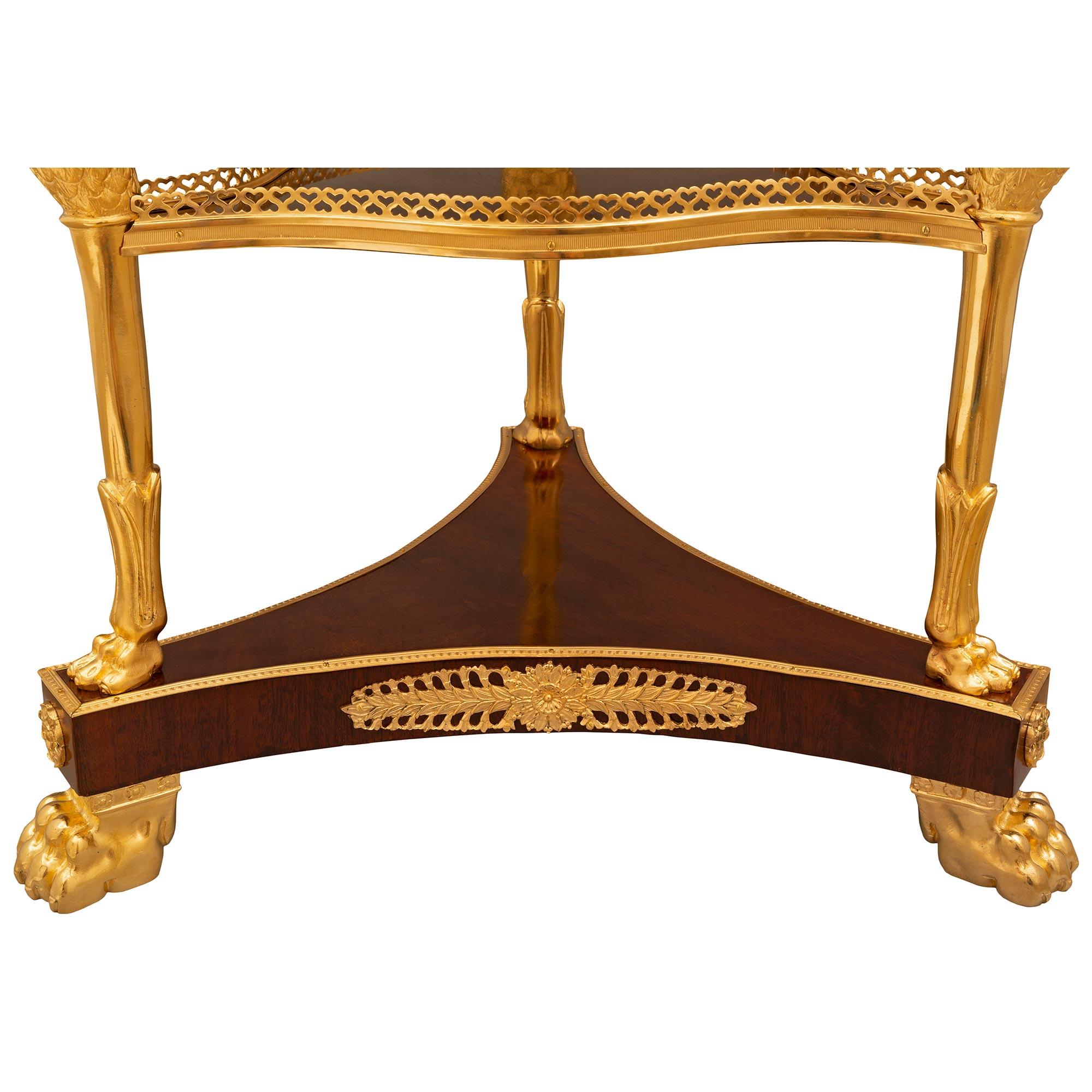 Table d'appoint Empire française du 19ème siècle en acajou, bronze doré et marbre en vente 1