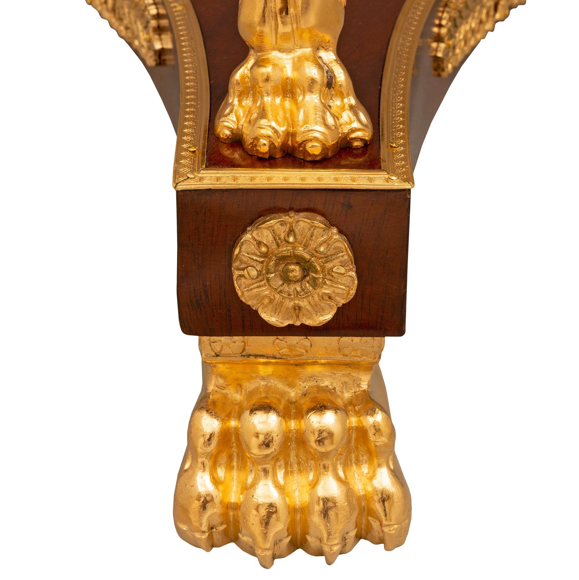 Table d'appoint Empire française du 19ème siècle en acajou, bronze doré et marbre en vente 3