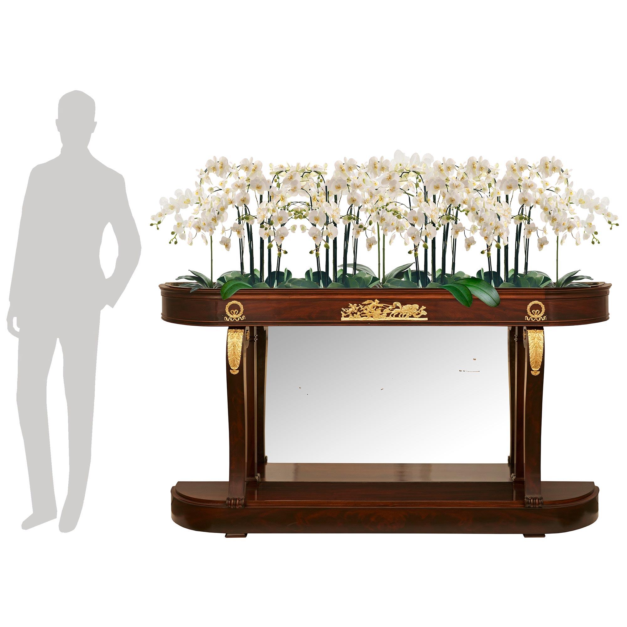 French 19th century Empire St. Mahogany, Ormolu and Mirror planter/console In Good Condition For Sale In West Palm Beach, FL
