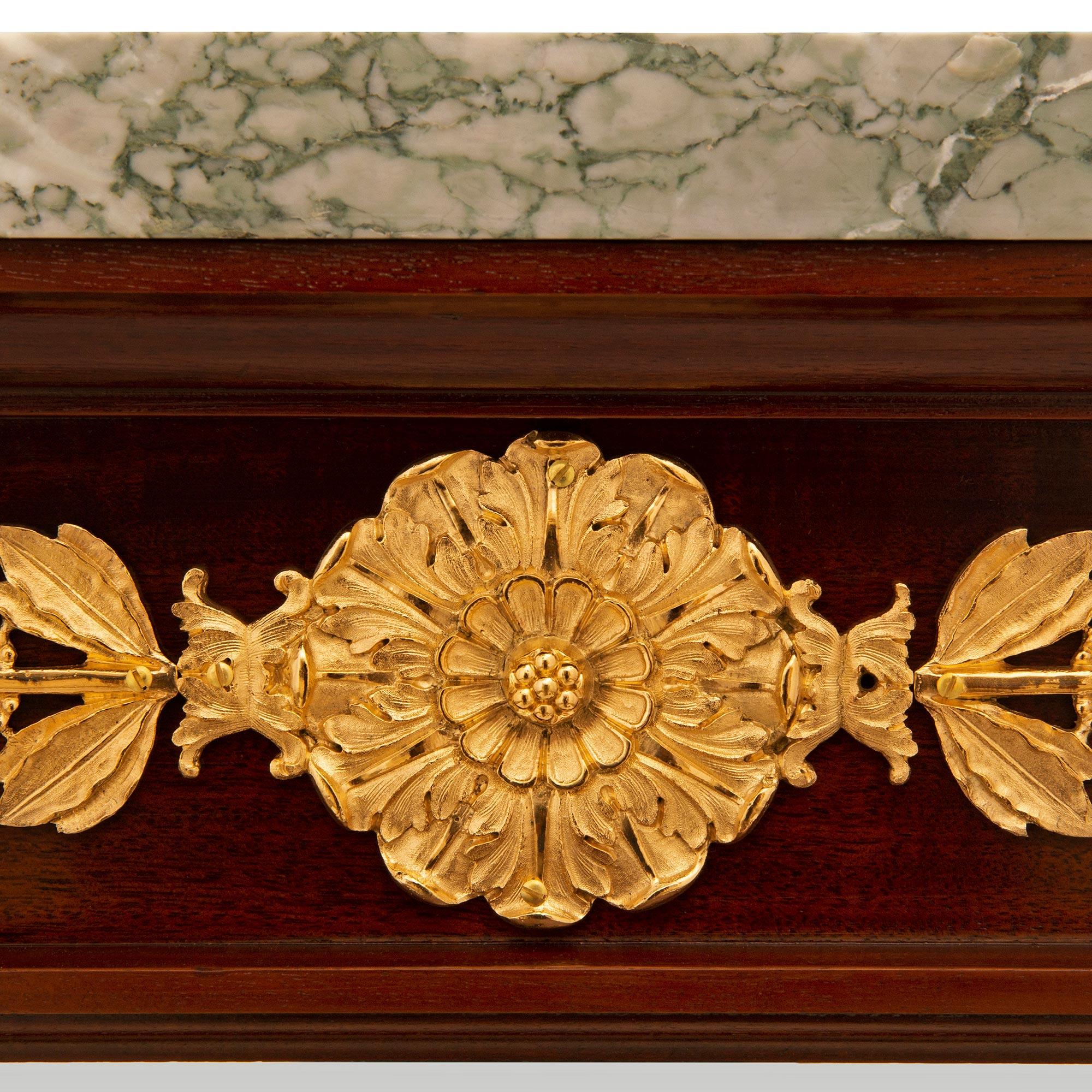 Console Empire du 19ème siècle en acajou, bronze doré et marbre Campan vert en vente 1