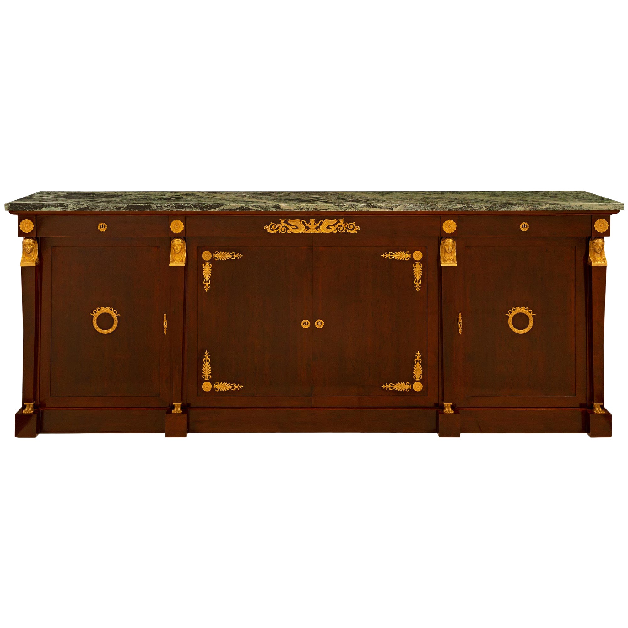 Buffet francés del siglo XIX de caoba de estilo Imperio, ormolu y mármol Vert de Patricia