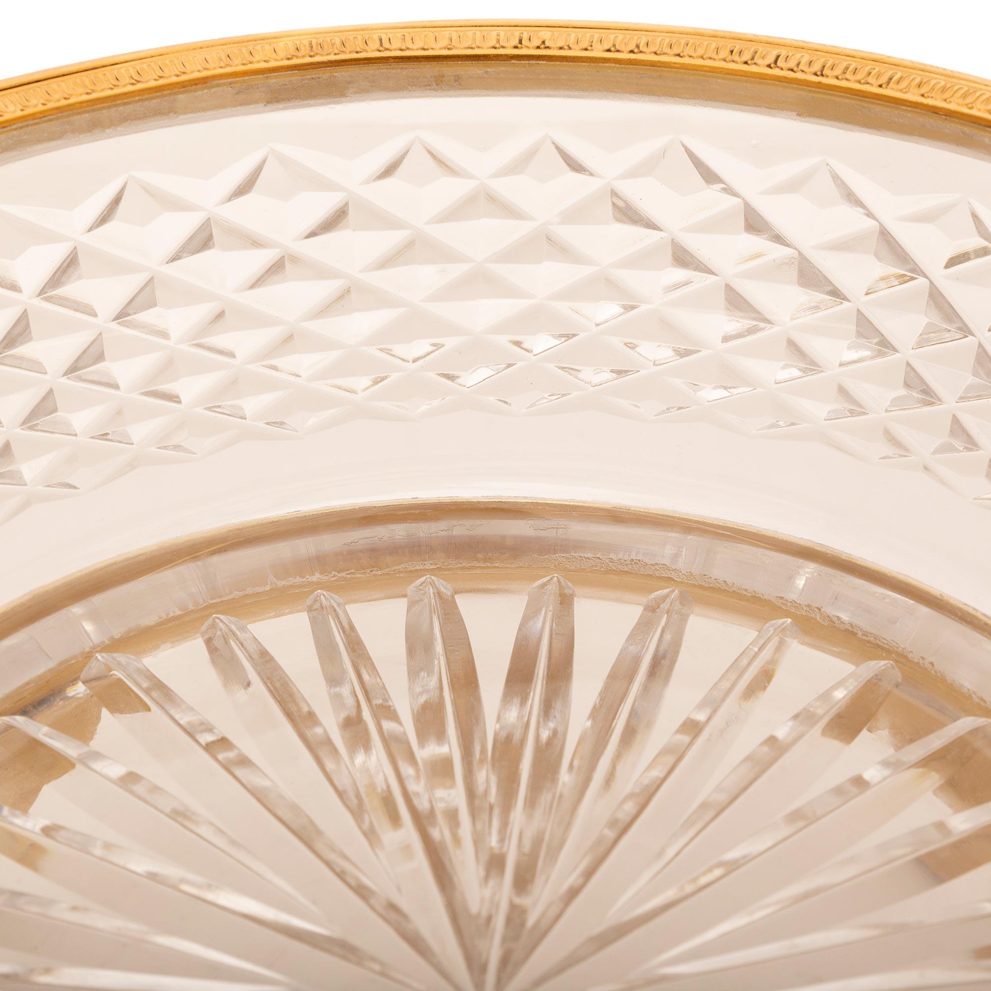 Français Centre de table en bronze doré et cristal de Baccarat du 19ème siècle. en vente