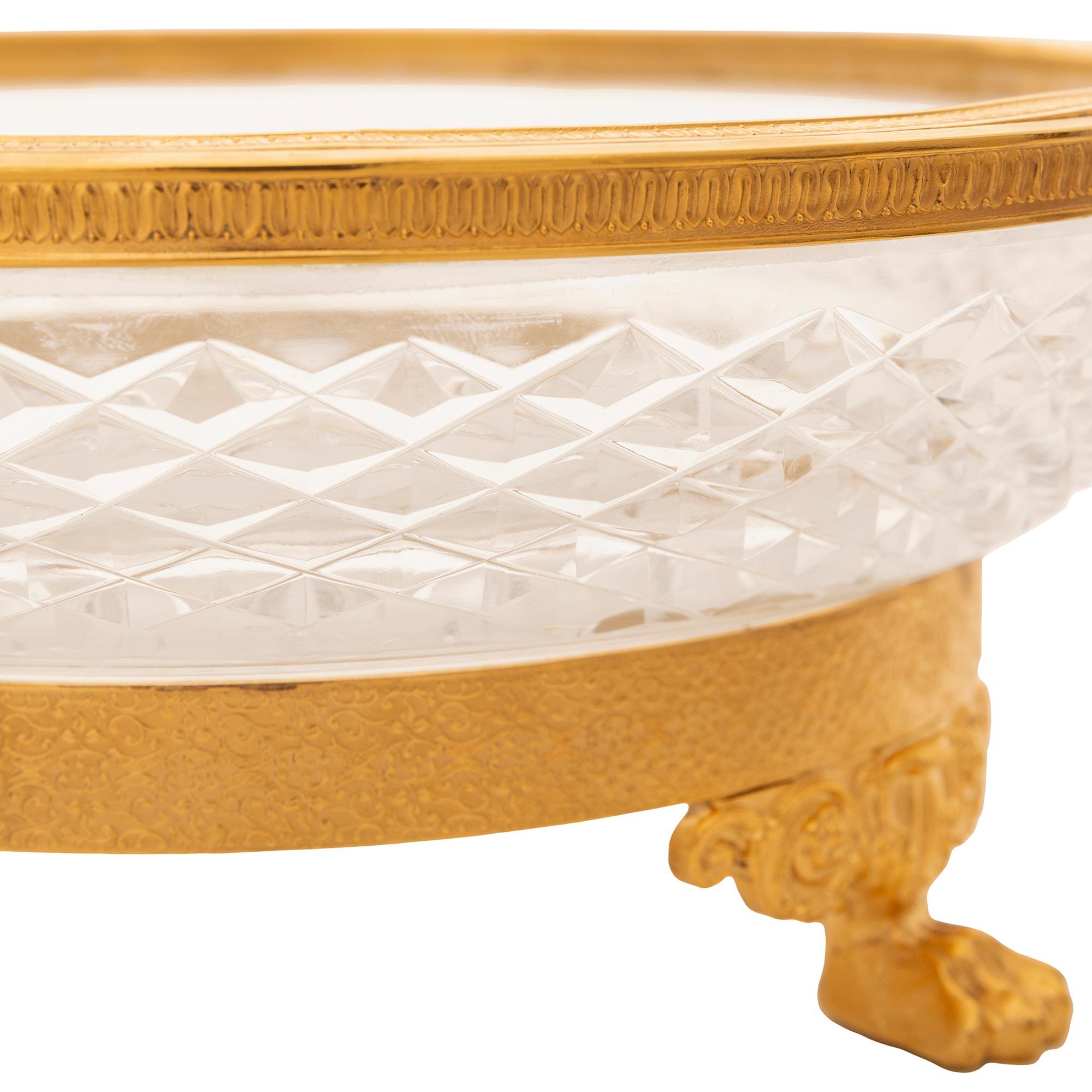 Centre de table en bronze doré et cristal de Baccarat du 19ème siècle. Bon état - En vente à West Palm Beach, FL