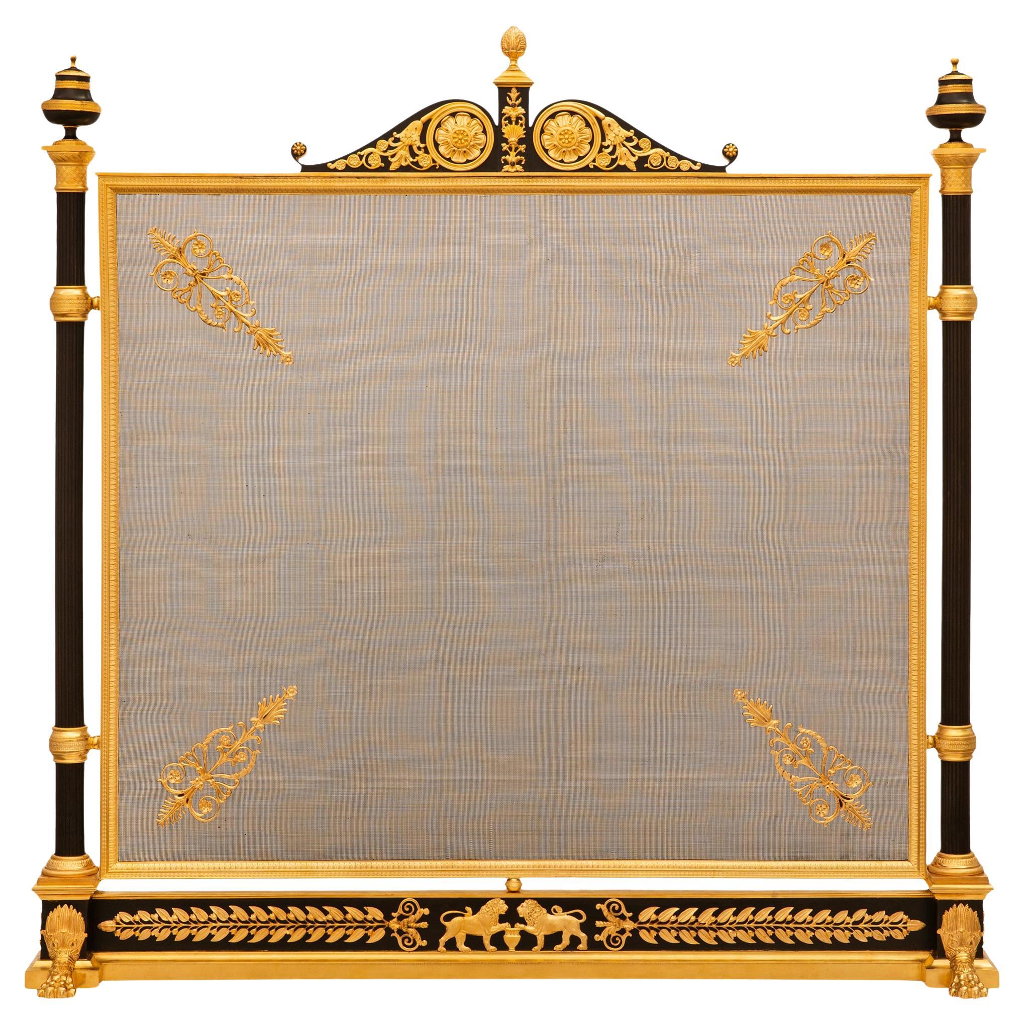 Pare-feu français du 19e siècle de style Empire en bronze patiné et bronze doré en vente