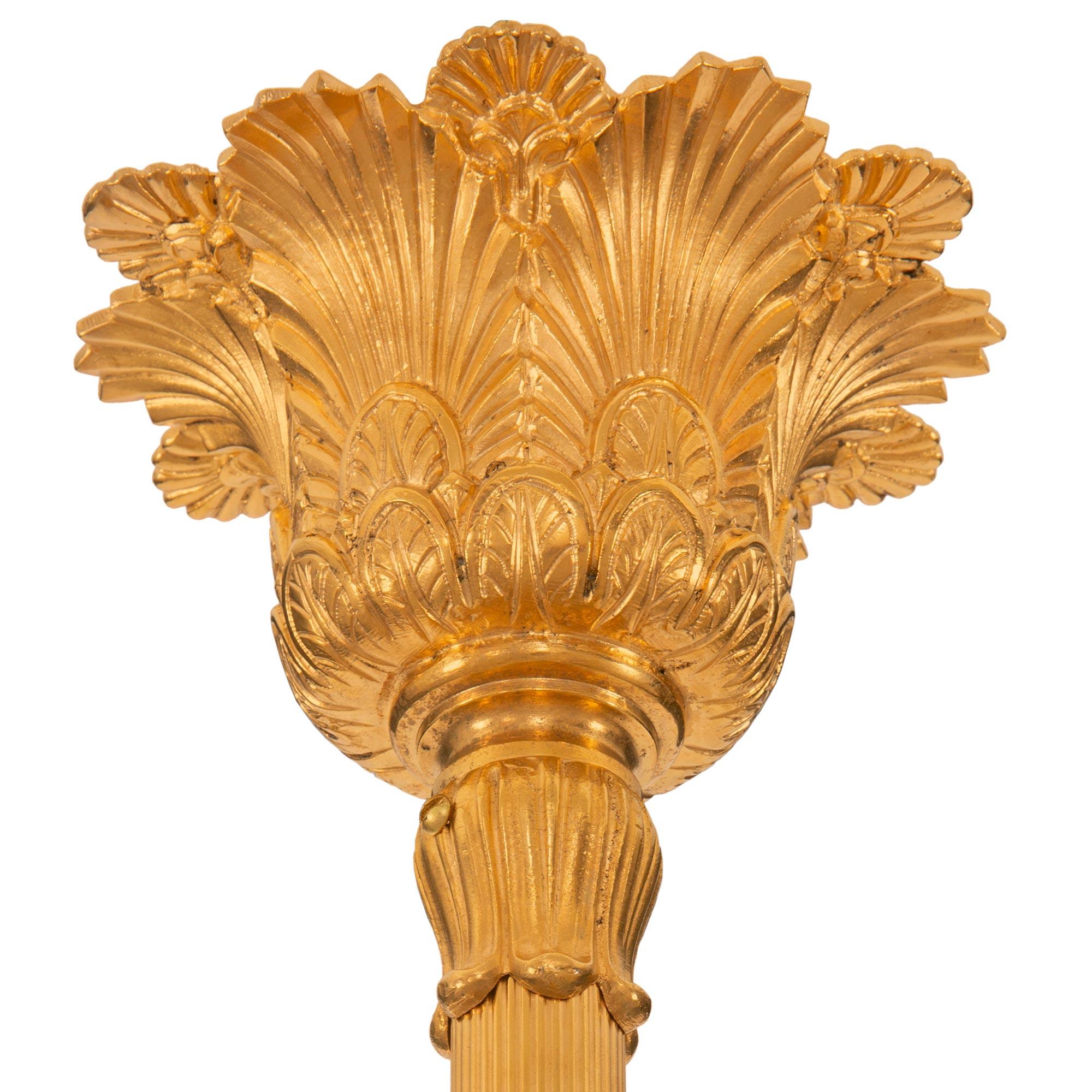 Francese Lampadario francese del XIX secolo in bronzo patinato, ormolu e cristallo di St. in vendita