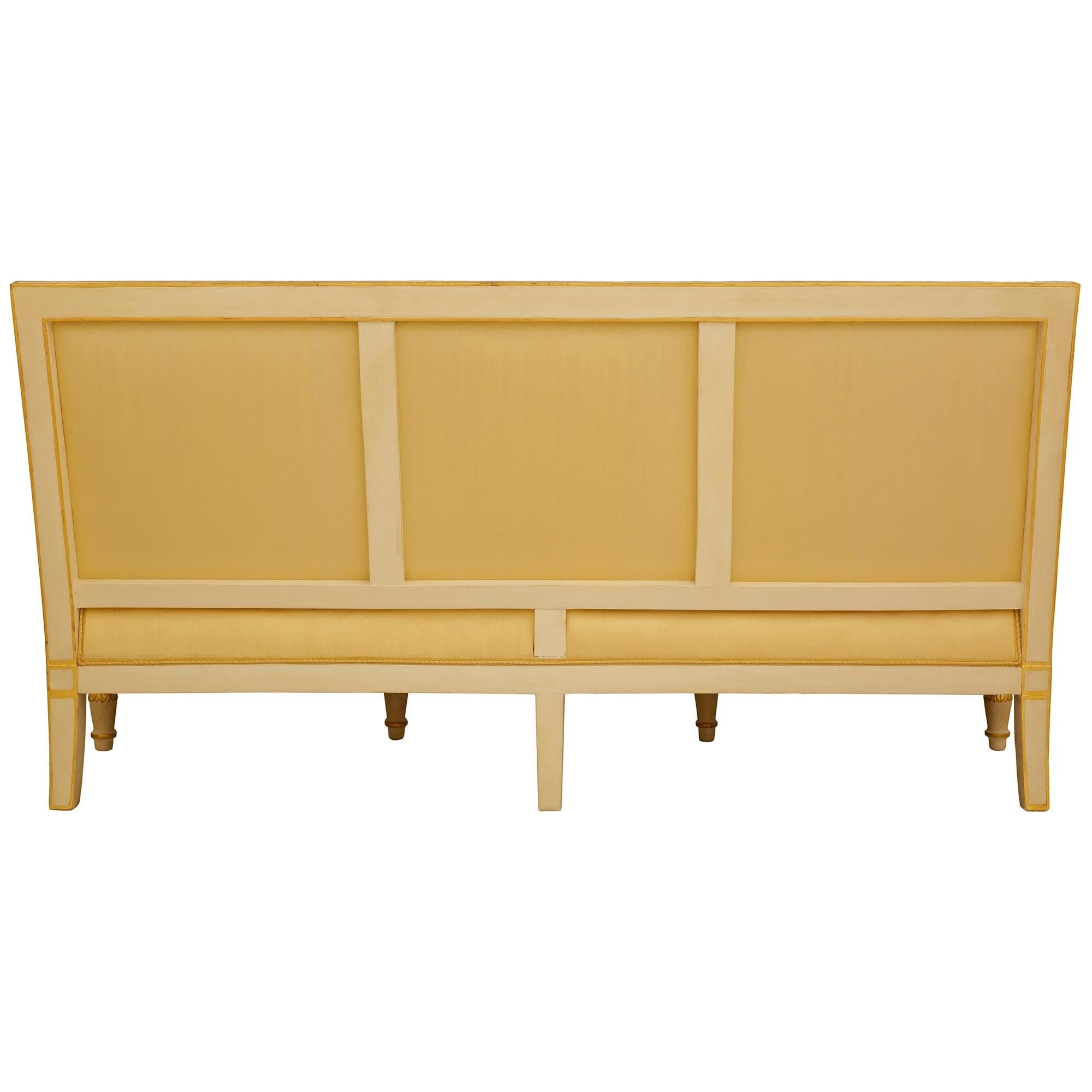 Sofá francés del siglo XIX de madera patinada y giltwood, estilo Imperio Tapicería en venta