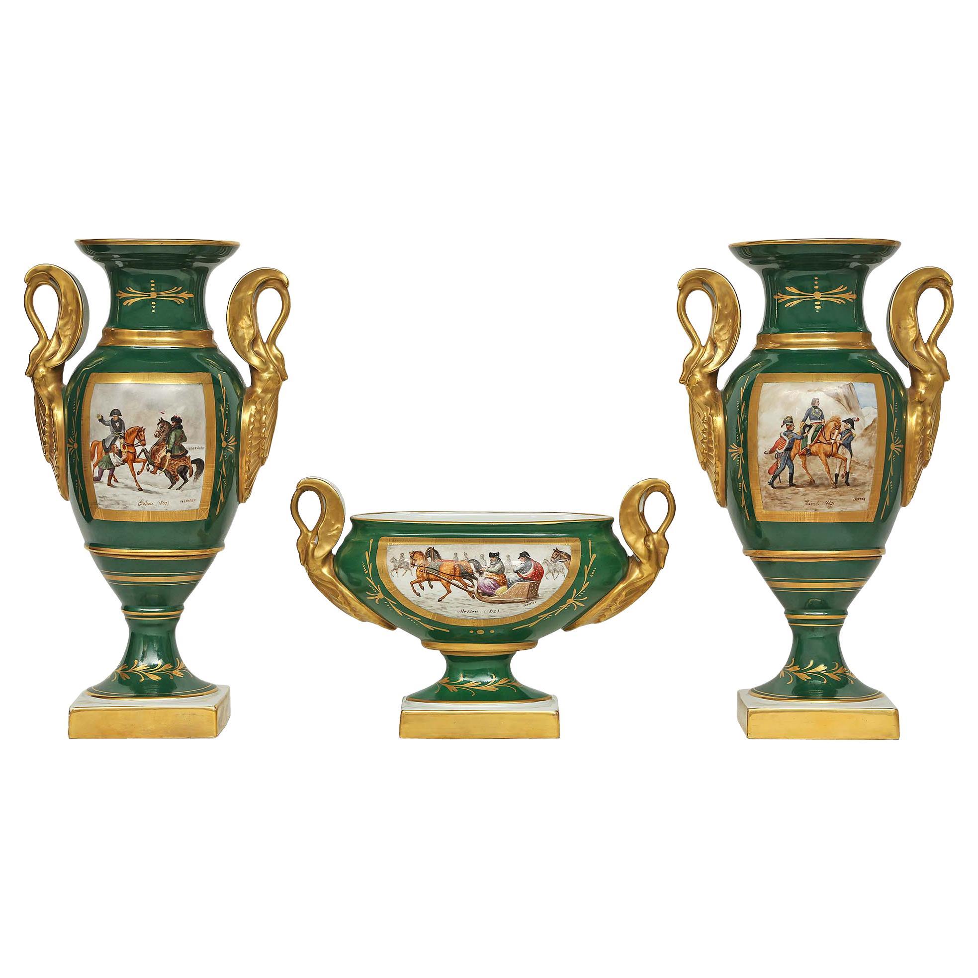 Trois pièces de porcelaine Empire du 19ème siècle de Limoges, France