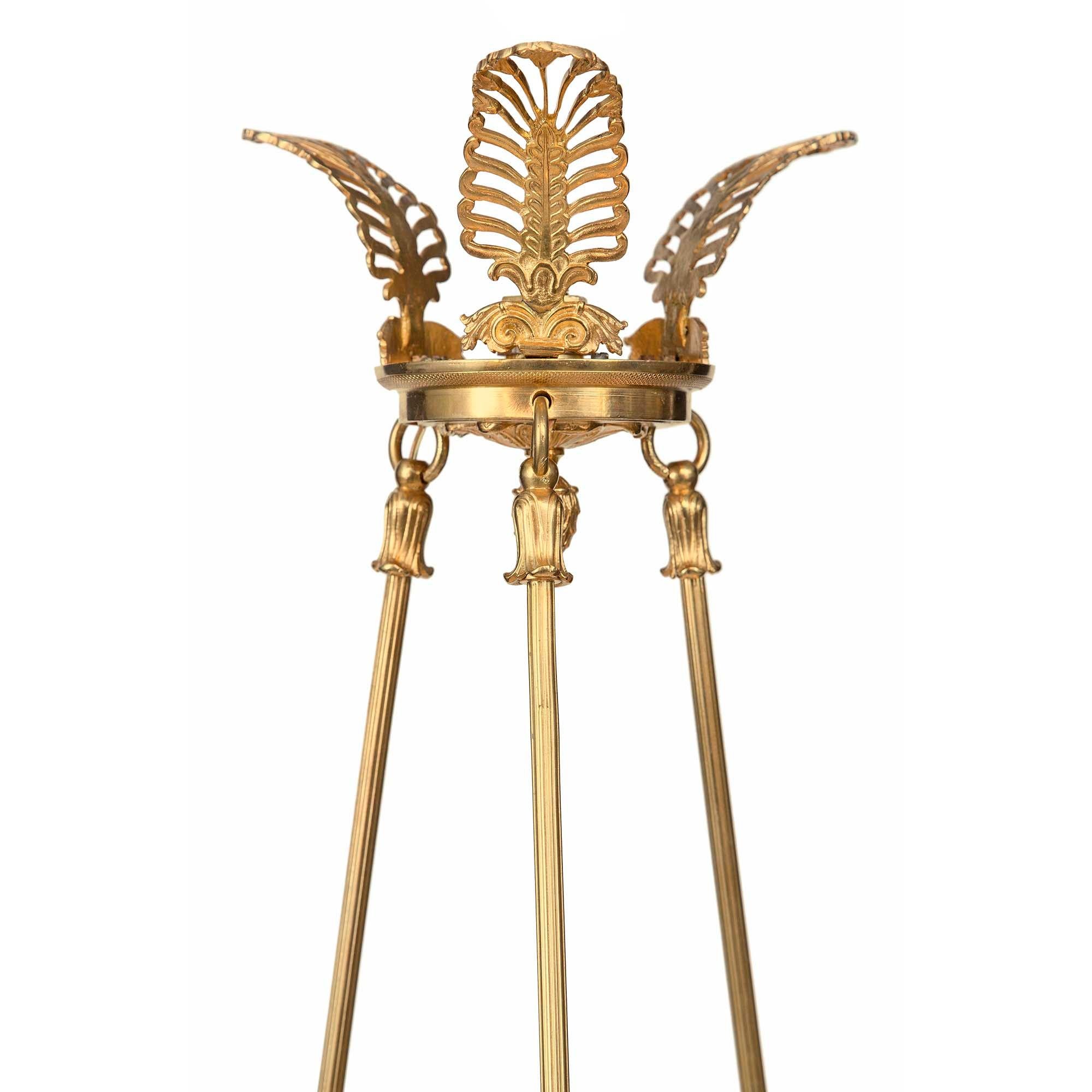 Sechs-Licht-Kronleuchter aus Bronze und Goldbronze im Empire-Stil des 19. Jahrhunderts (Französisch) im Angebot