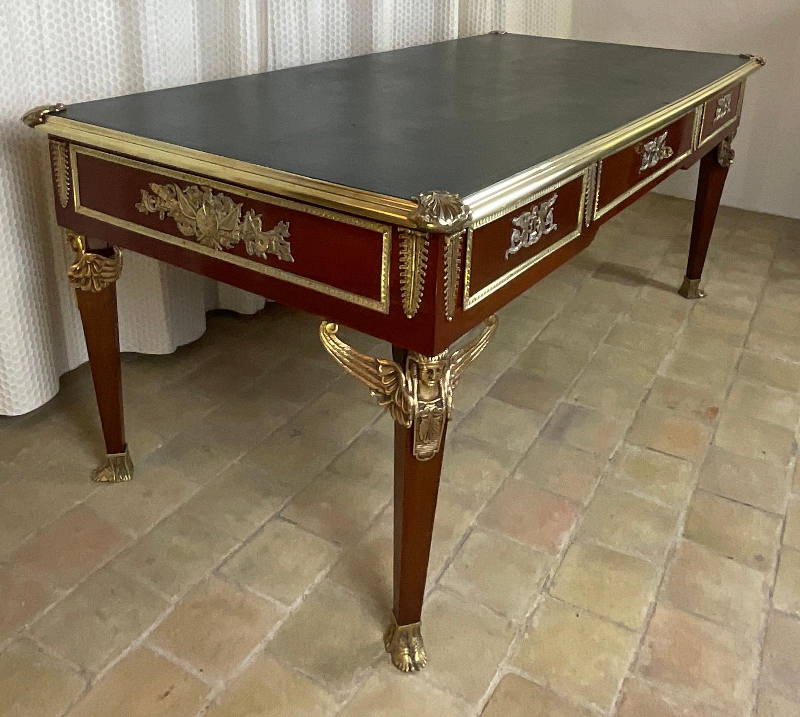 Großes französisches Empire Napoleon III Bureau Plat Desk (Bronze) im Angebot