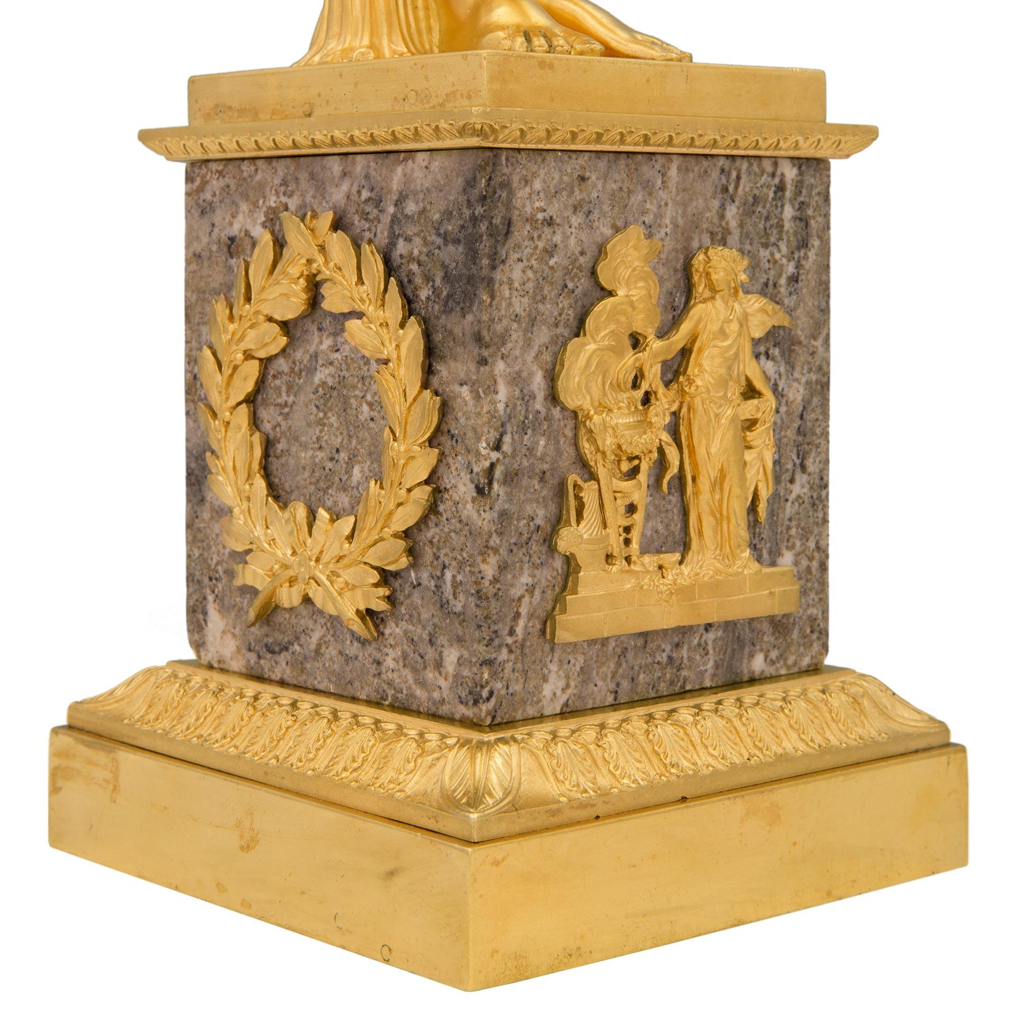 Lampade a cinque bracci in stile impero francese del XIX secolo con ormolatura e granito in vendita 5
