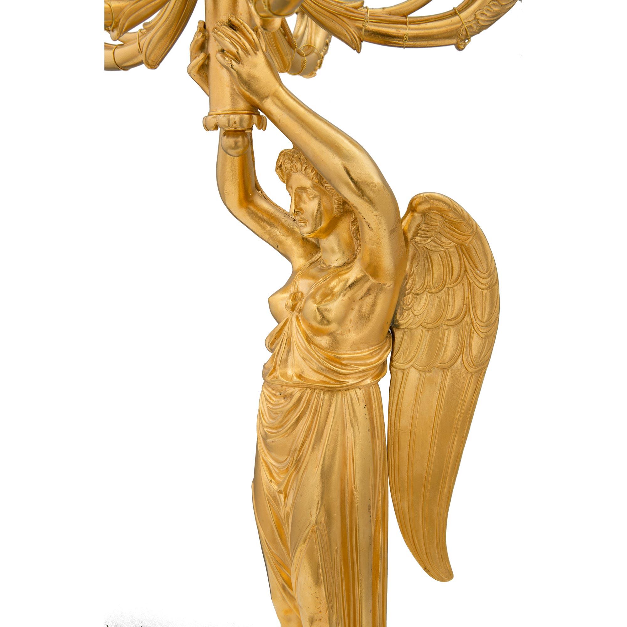 Lampes à cinq bras de style Empire français du XIXe siècle en bronze doré et granit en vente 2