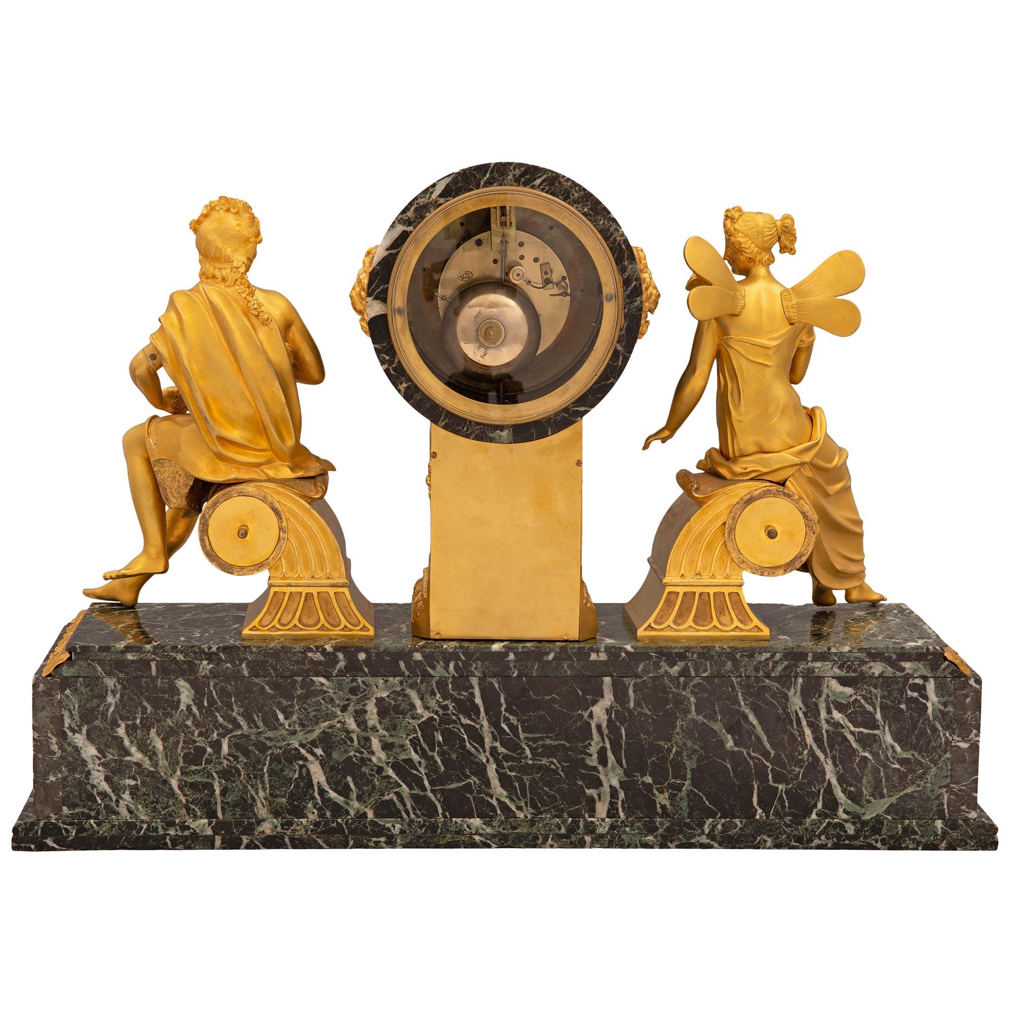 Horloge française de style Empire du 19ème siècle en bronze doré et marbre Vert Patricia Bon état - En vente à West Palm Beach, FL