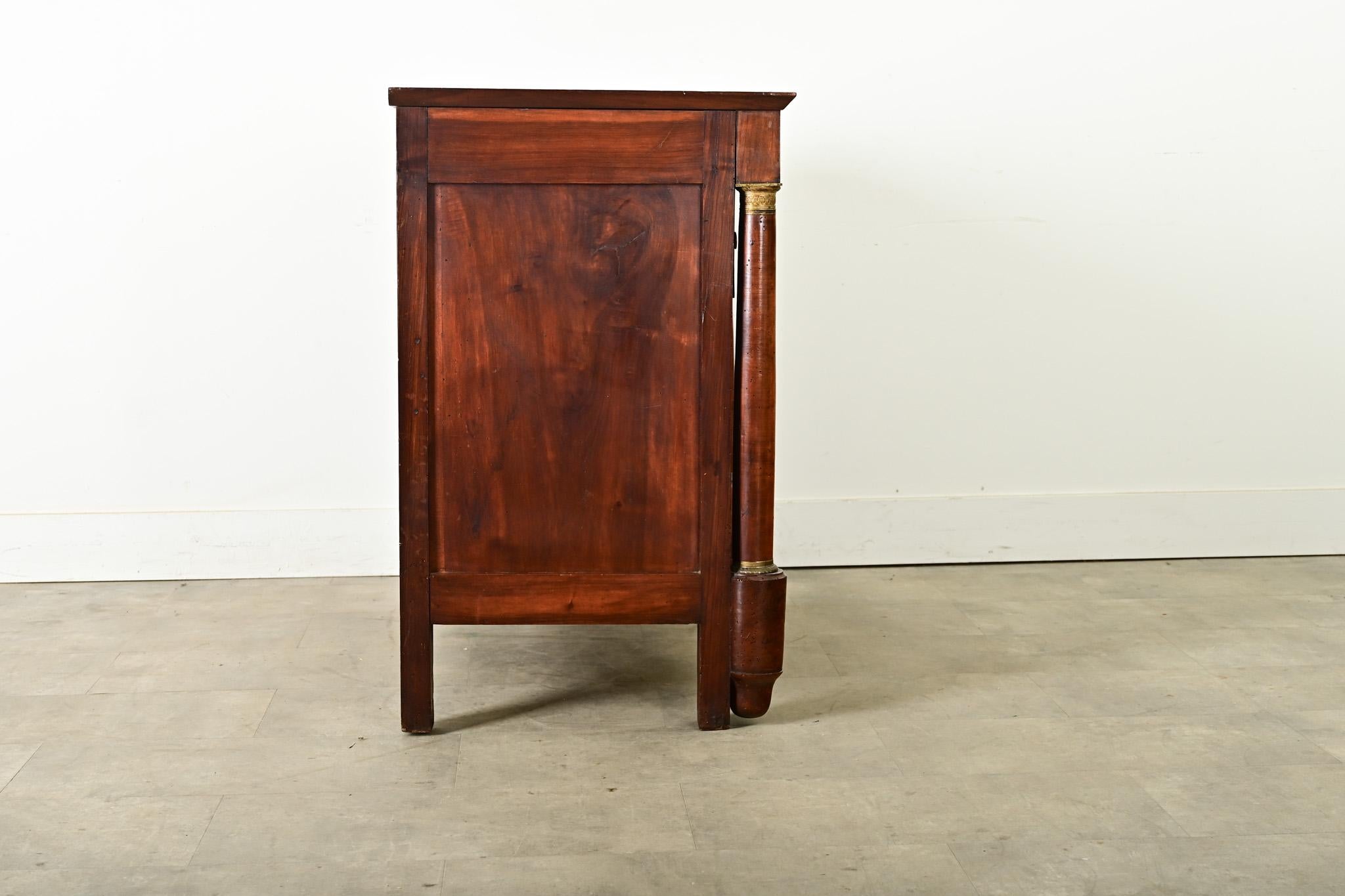 French 19th Century Empire Walnut Commode in vendita 2