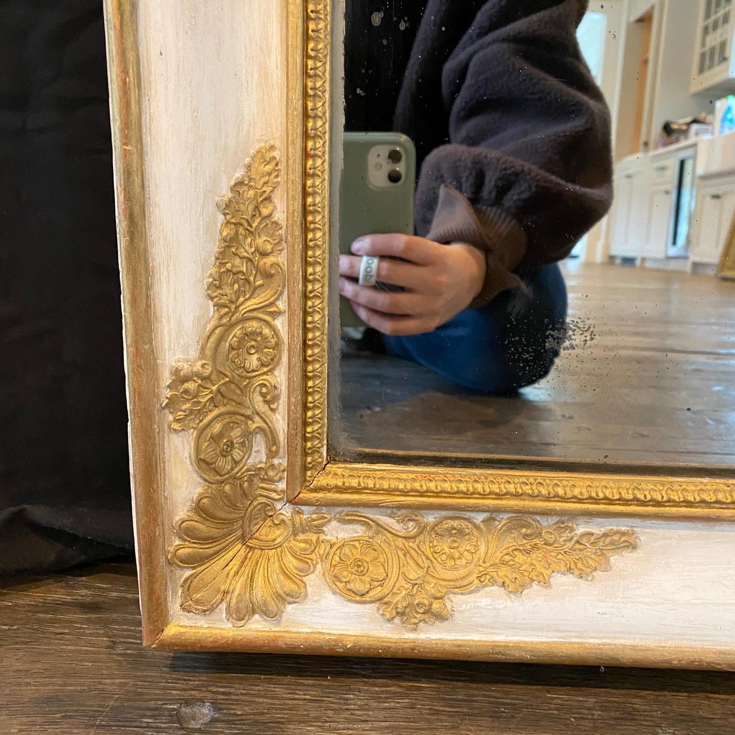 Specchio rettangolare impero francese del XIX secolo in bianco e oro in vendita 9