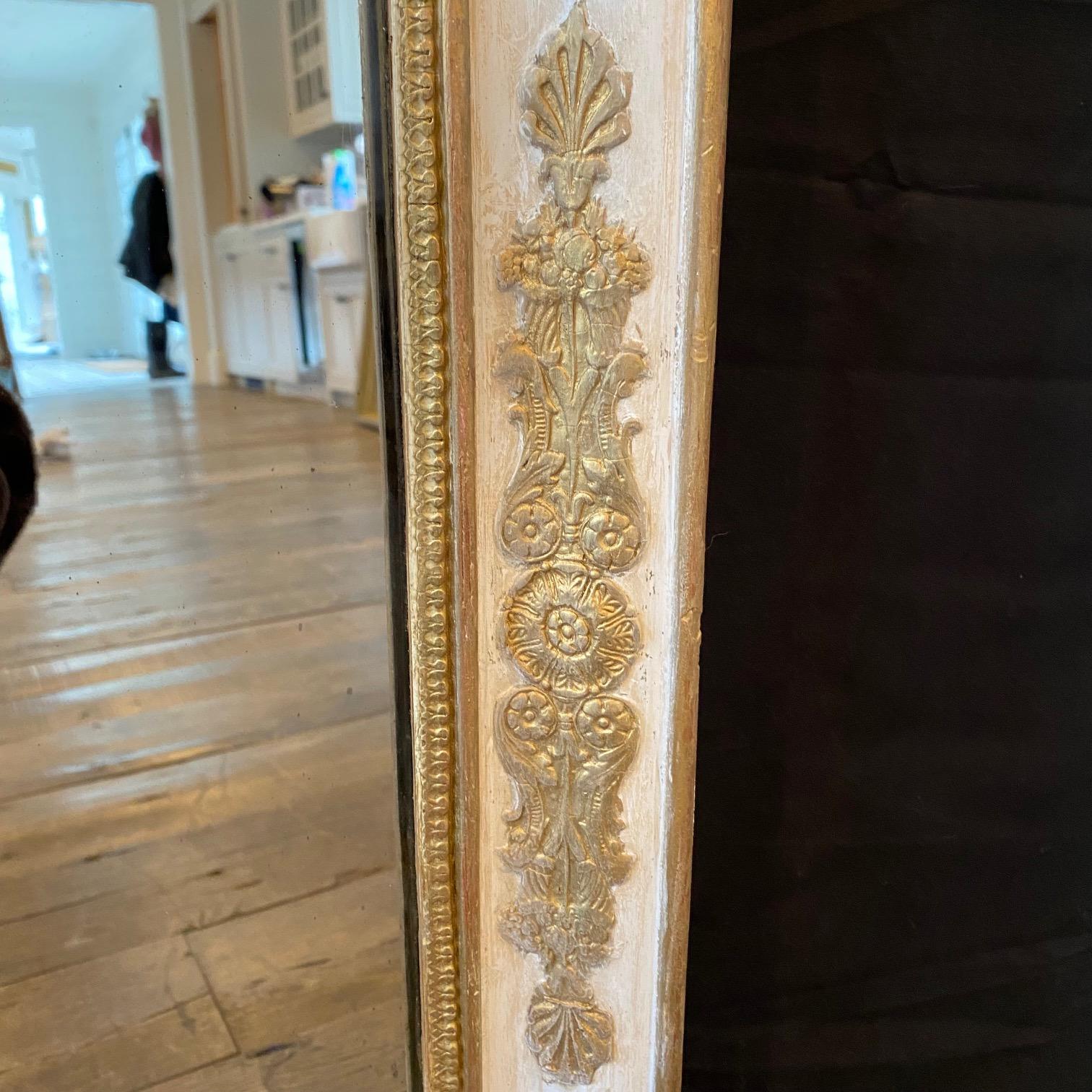 Specchio rettangolare impero francese del XIX secolo in bianco e oro In condizioni buone in vendita a Hopewell, NJ