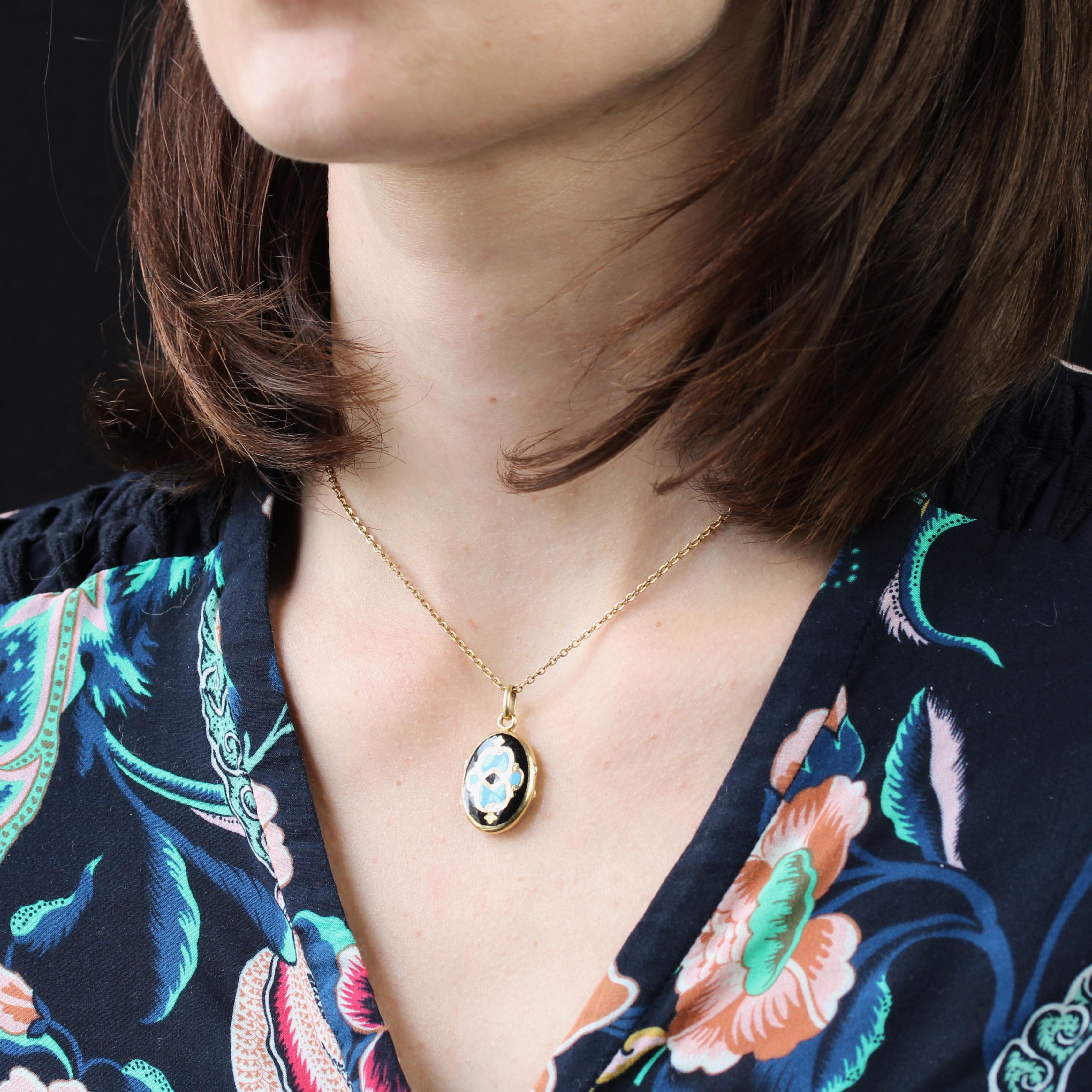 Médaillon d'ouverture français du 19ème siècle en or jaune 18 carats et émail en vente 1