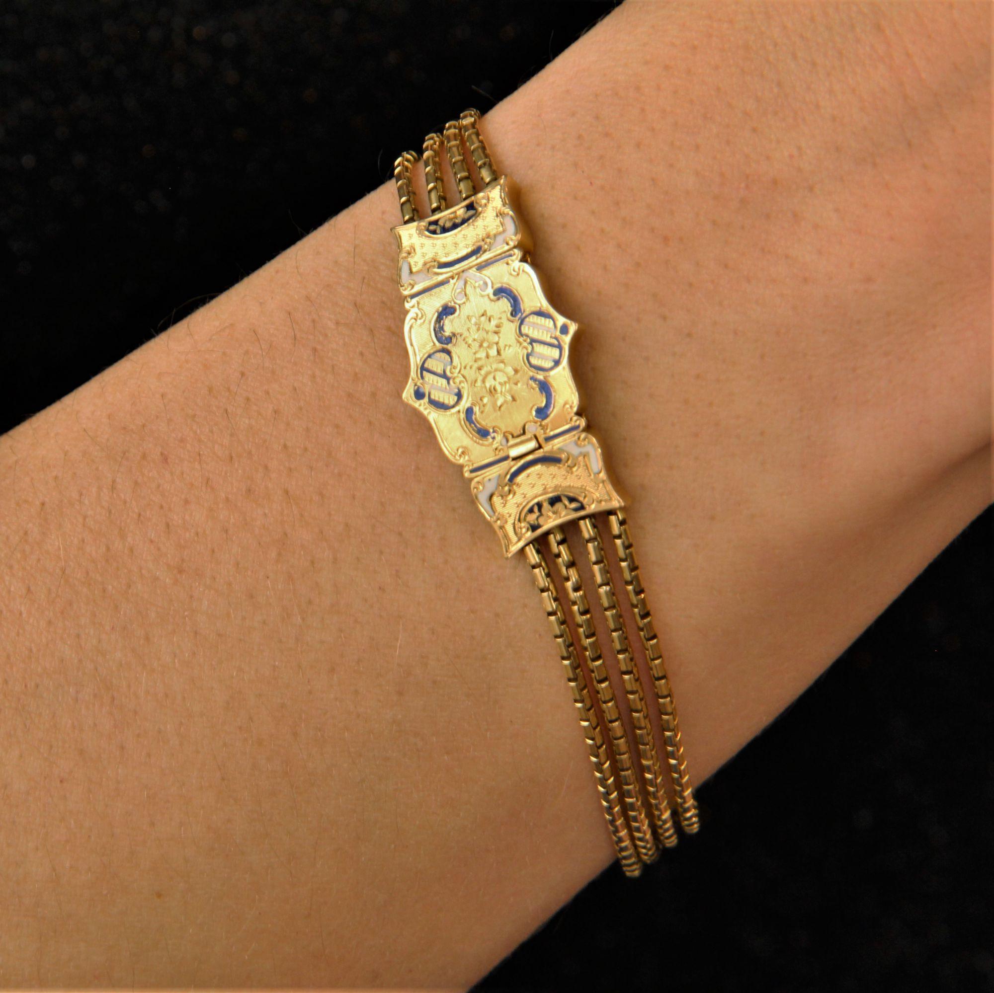 Bracelet français du 19ème siècle en or jaune 18 carats avec fermoir émaillé en vente 1