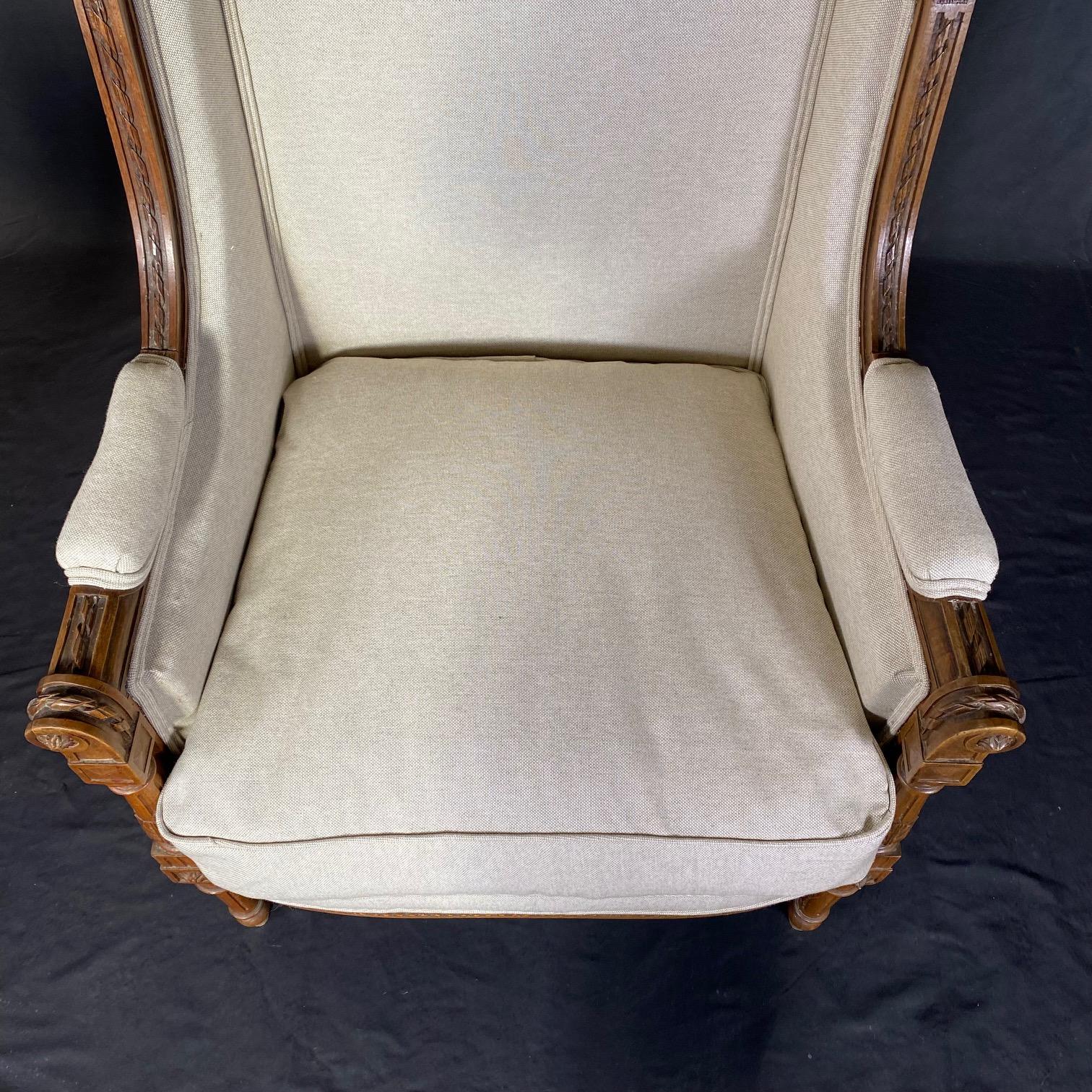 French 19th Century Exquisitely Carved Walnut Bergere with New Upholstery For Sale 3