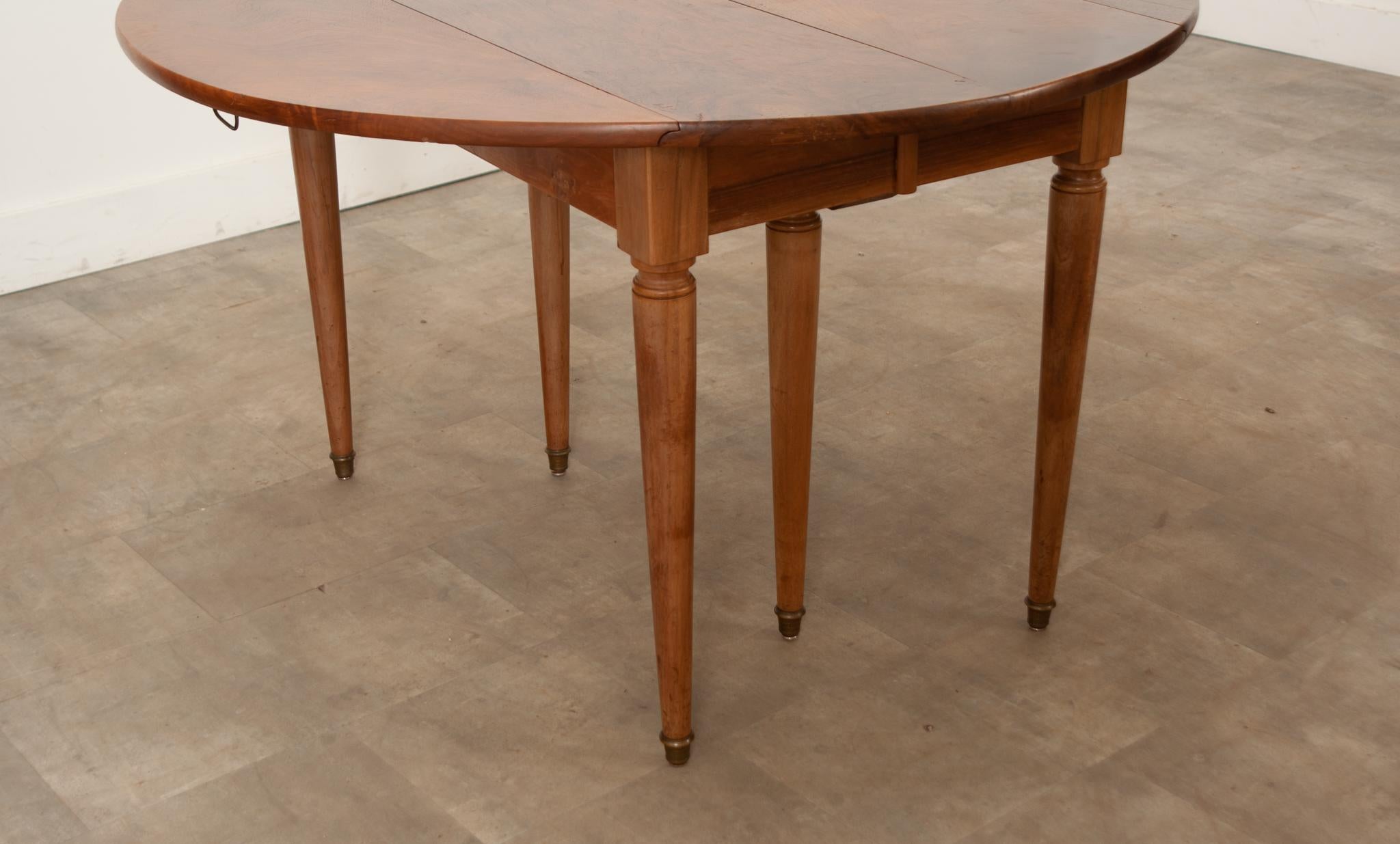 French 19th Century Extending Drop Leaf Table For Sale 6