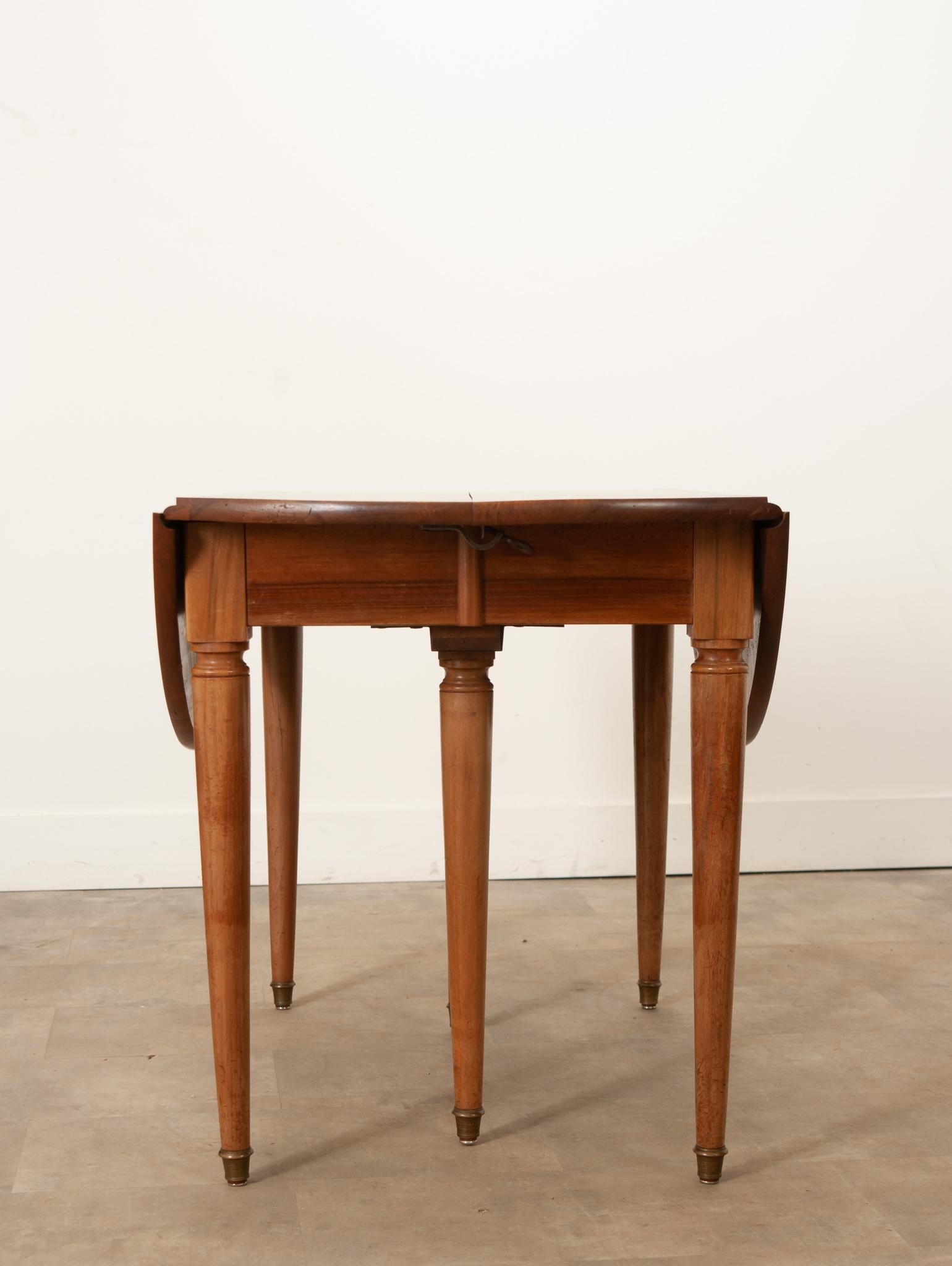 French 19th Century Extending Drop Leaf Table For Sale 3