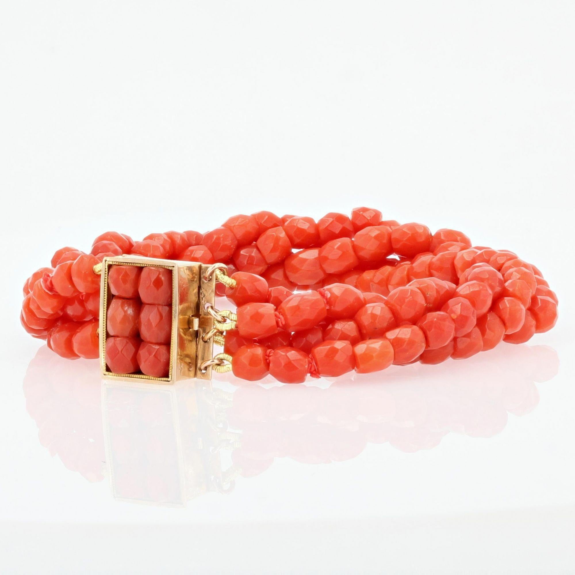 French 19th Century Faceted Coral Pearls 18 Karat Yellow Gold Clasp Bracelet 1
