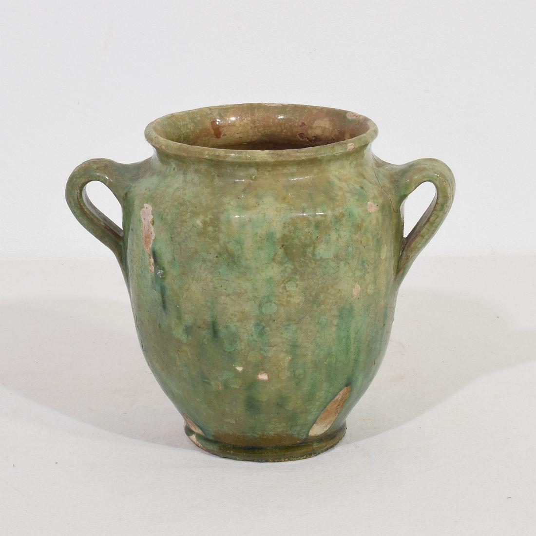 French 19th Century Faded Green Glazed Ceramic Confit Jar In Good Condition For Sale In Buisson, FR