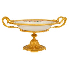 Centre de table de style Louis XVI du XIXe siècle en porcelaine Famille Rose et bronze doré