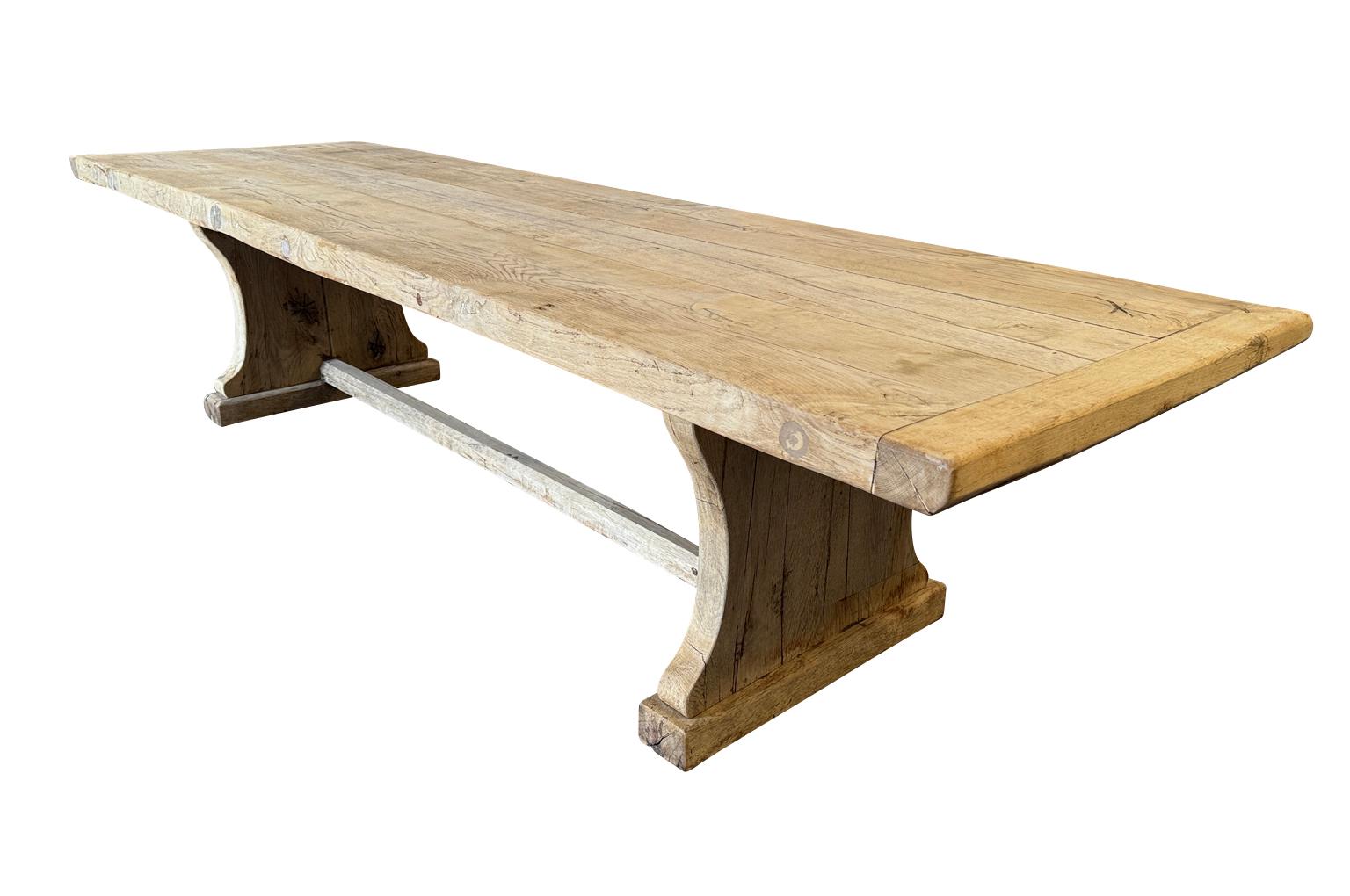 Mesa de granja francesa del siglo XIX en Bueno estado para la venta en Round Top, TX