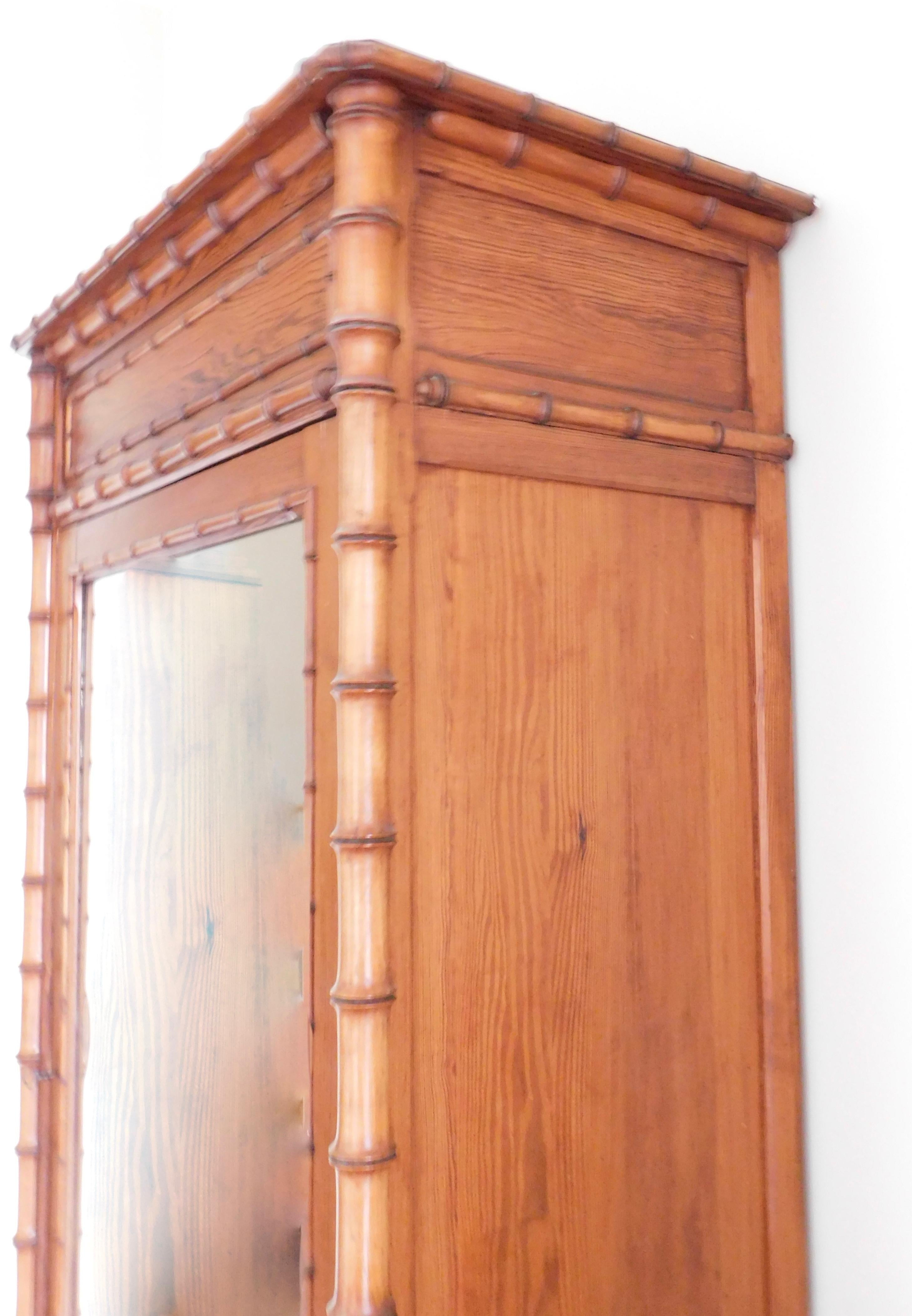 French 19th Century Faux Bamboo Cabinet with Mirrored Door In Good Condition For Sale In Antwerp, BE