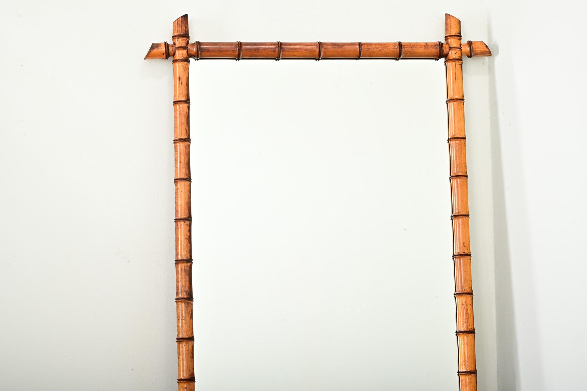 Espejo francés de bambú de imitación del siglo XIX Tallado en venta