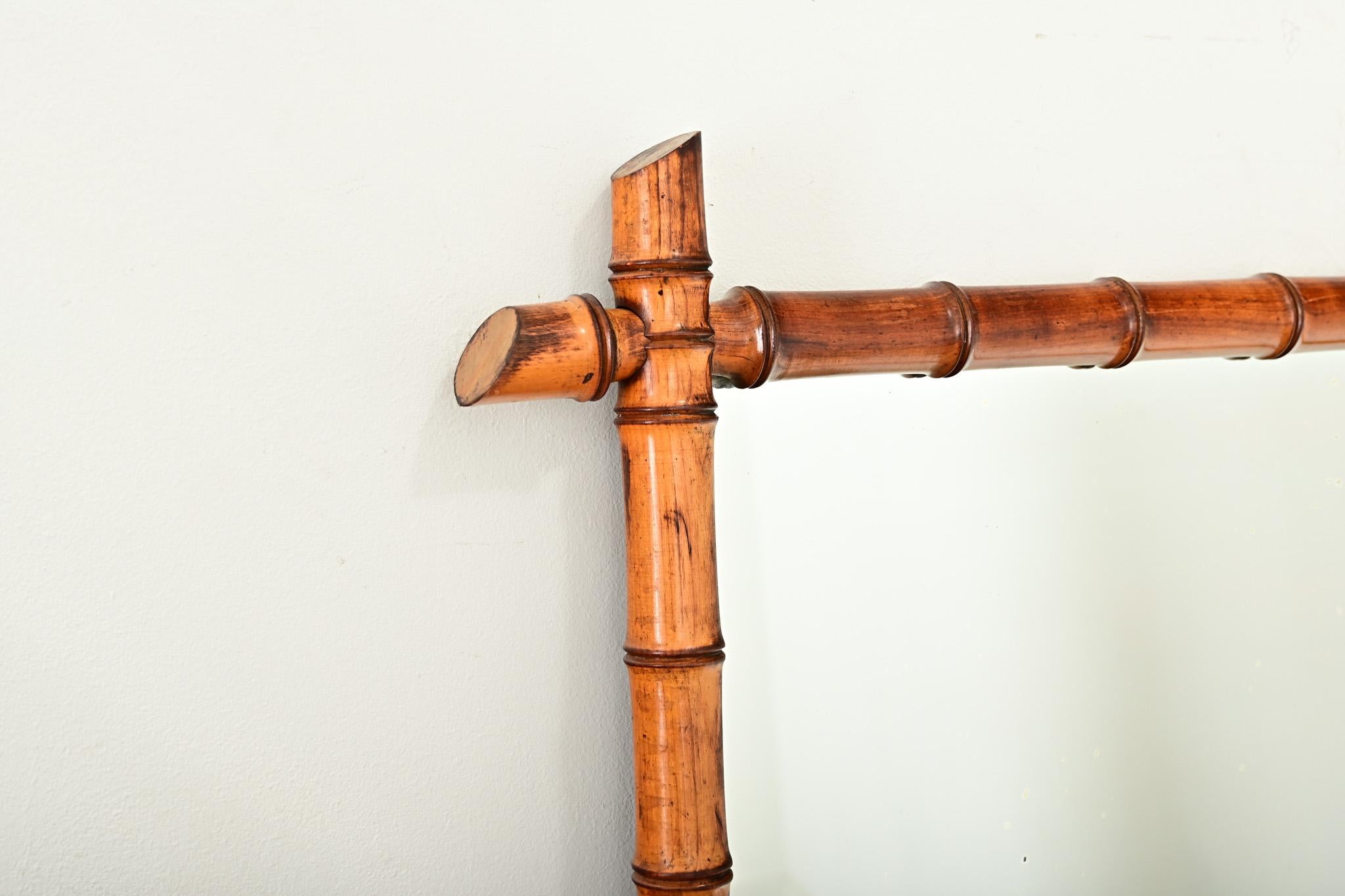 Espejo francés de bambú de imitación del siglo XIX en venta 1