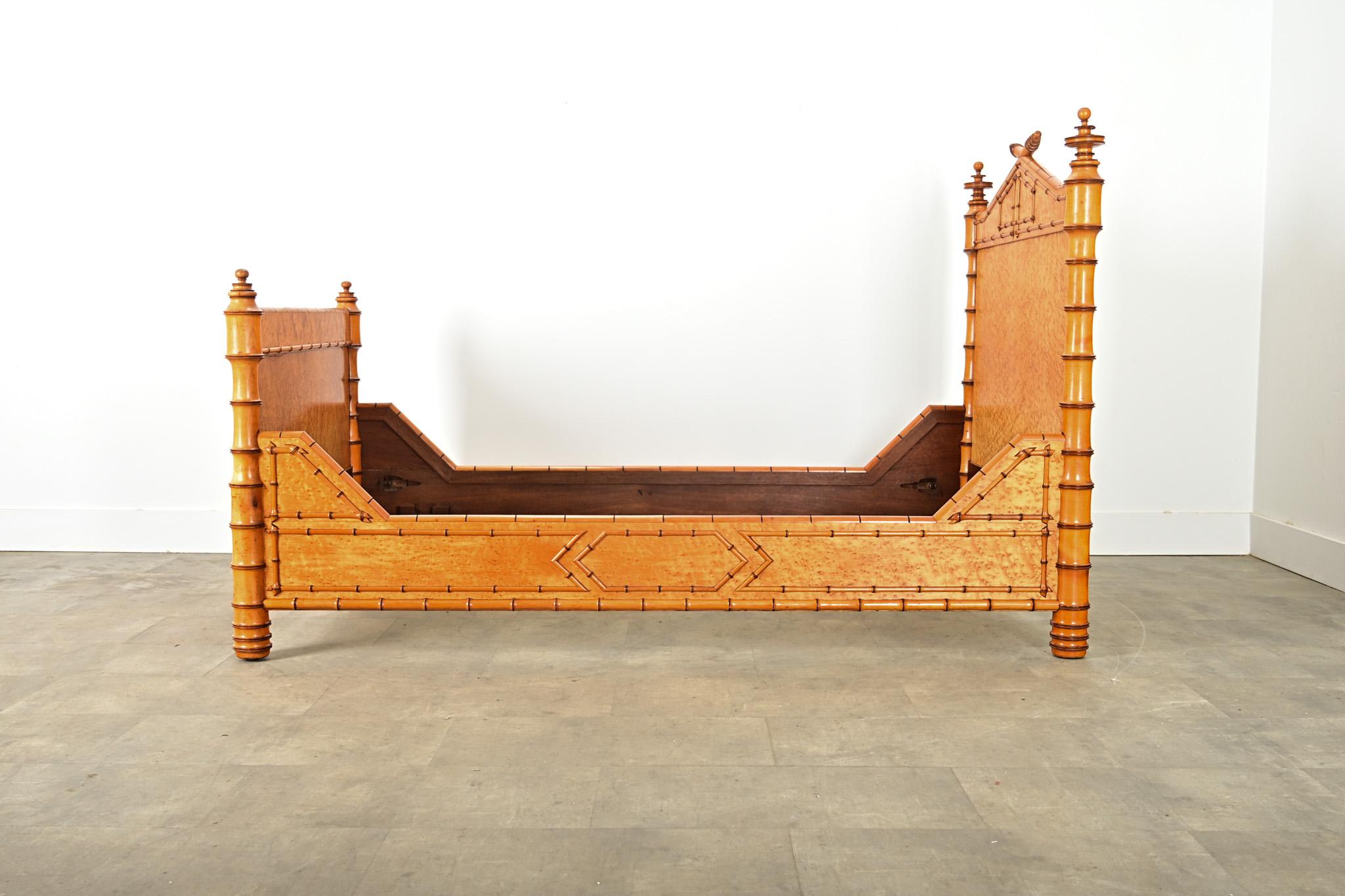 French 19th Century Faux Bamboo Twin Bed Frame en vente 2