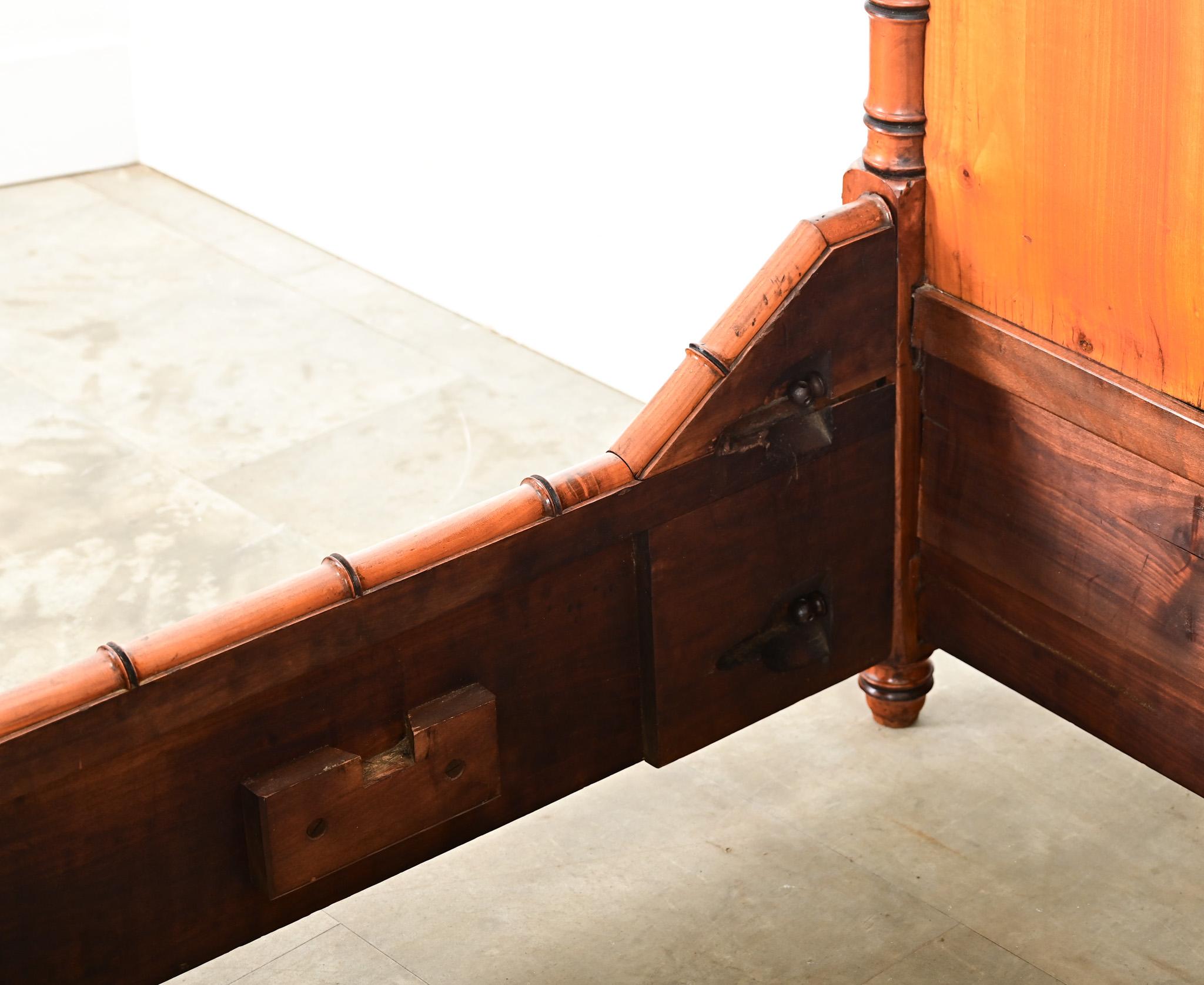 French 19th Century Faux Bamboo Twin Bed Frame en vente 3