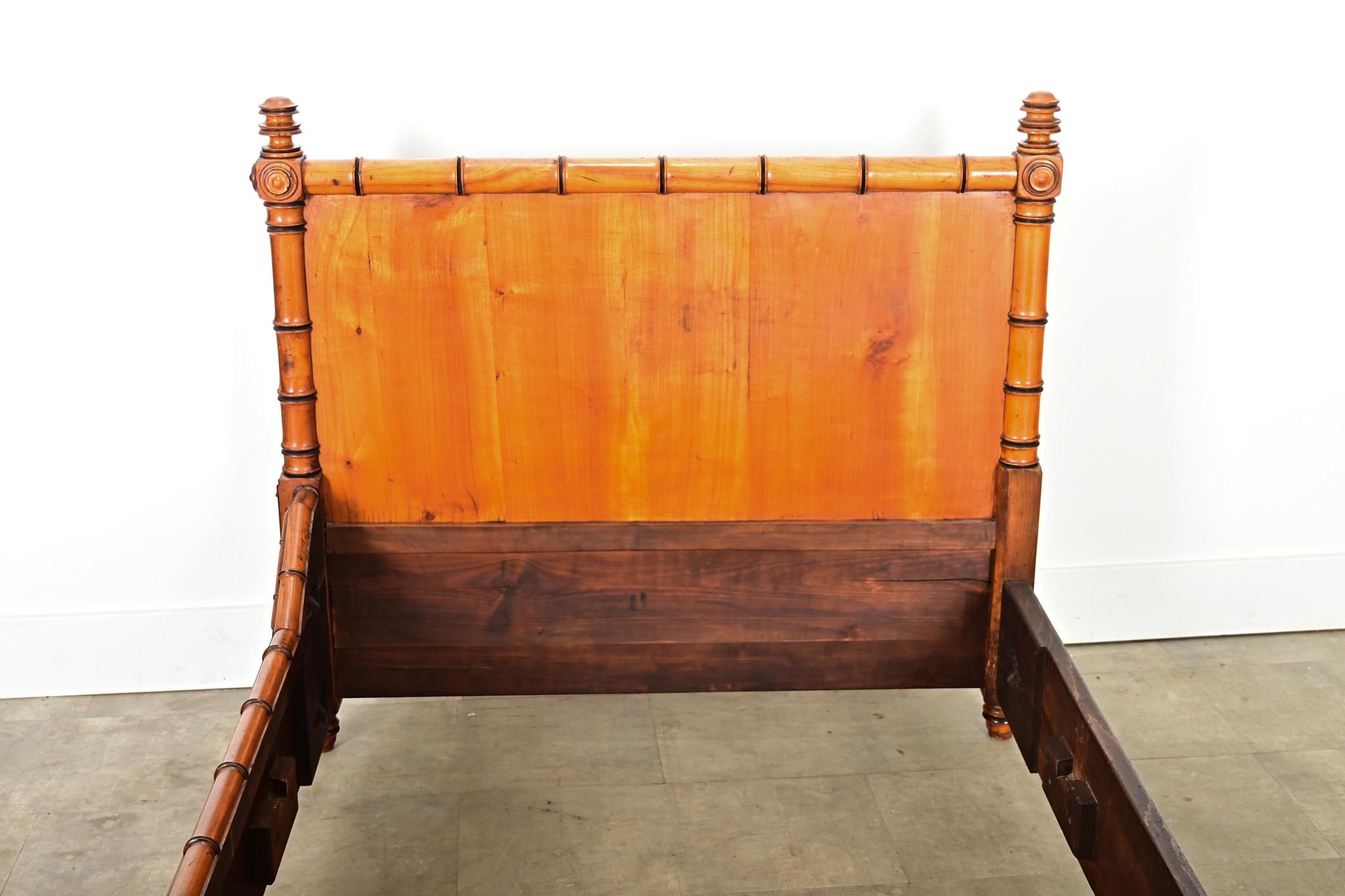 French 19th Century Faux Bamboo Twin Bed Frame en vente 4