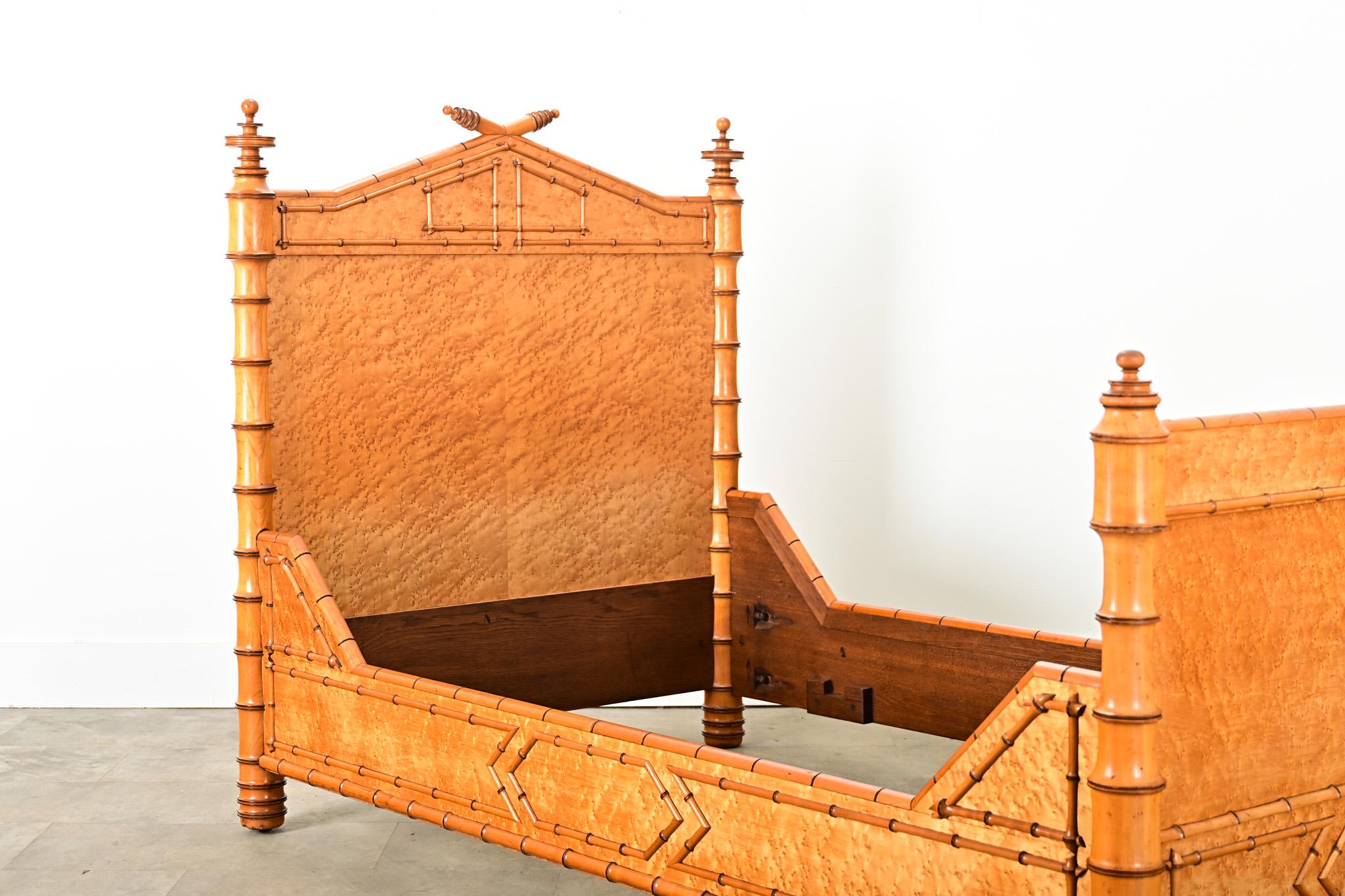 Français French 19th Century Faux Bamboo Twin Bed Frame en vente