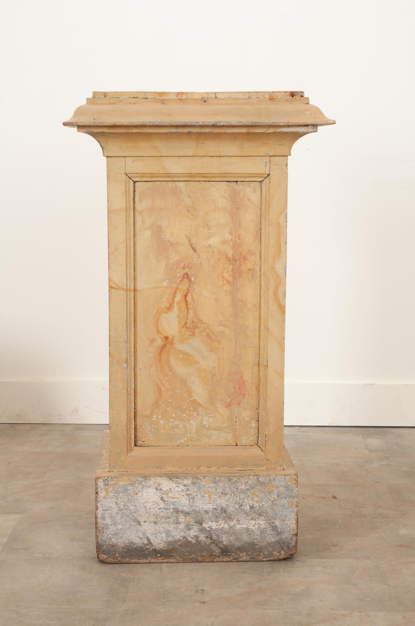 Piédestal français en faux marbre du 19ème siècle en vente 1