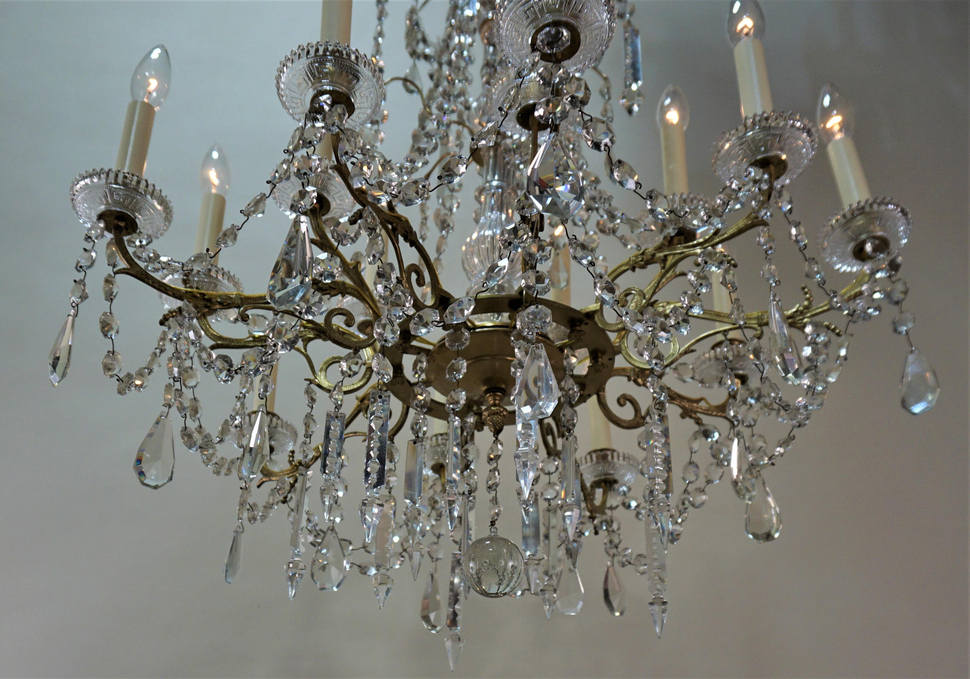 French 19th Century Fifteen-Light Crystal and Bronze Chandelier 3