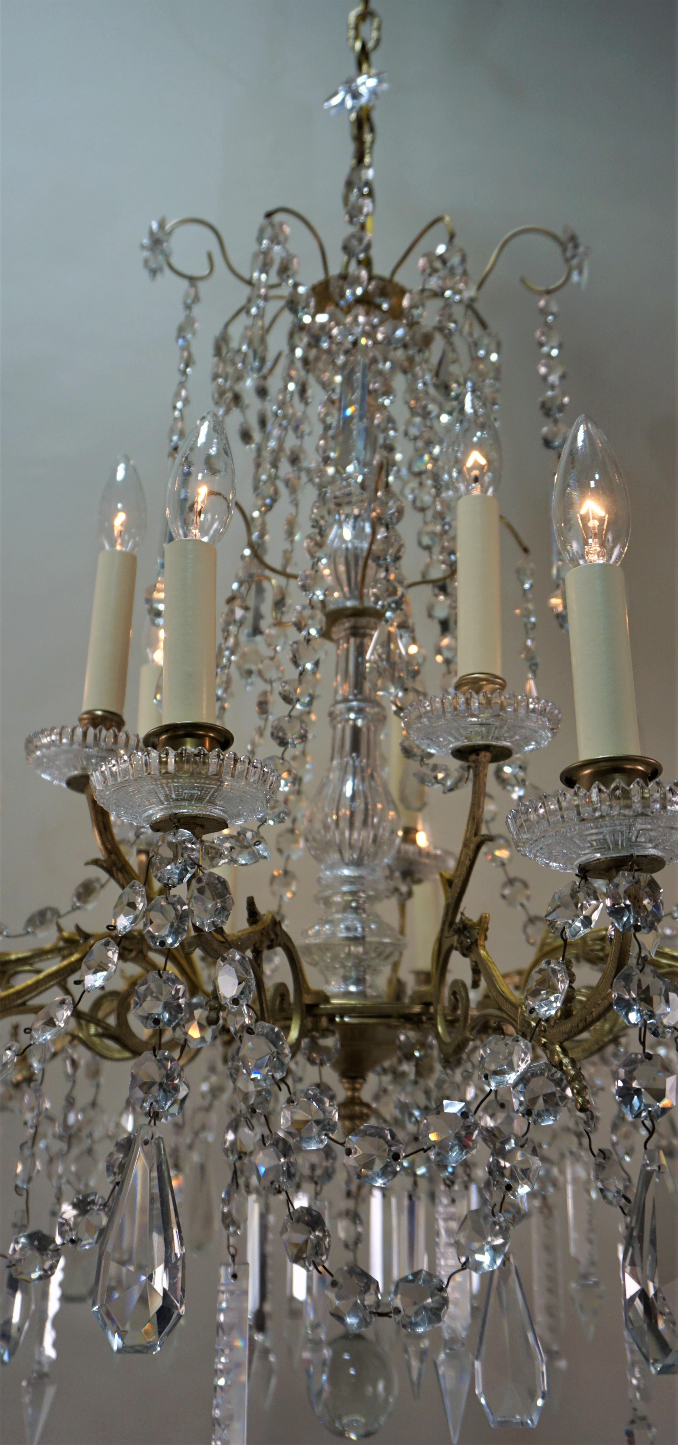 French 19th Century Fifteen-Light Crystal and Bronze Chandelier 4