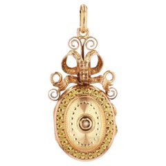 French 19th Century Fine Pearl 18 Karat Green Rose Gold Oval Locket Pendant