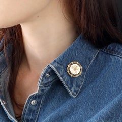 French 19th Century Fine Pearl 18 Karat Rose Gold Collar Round Brooch