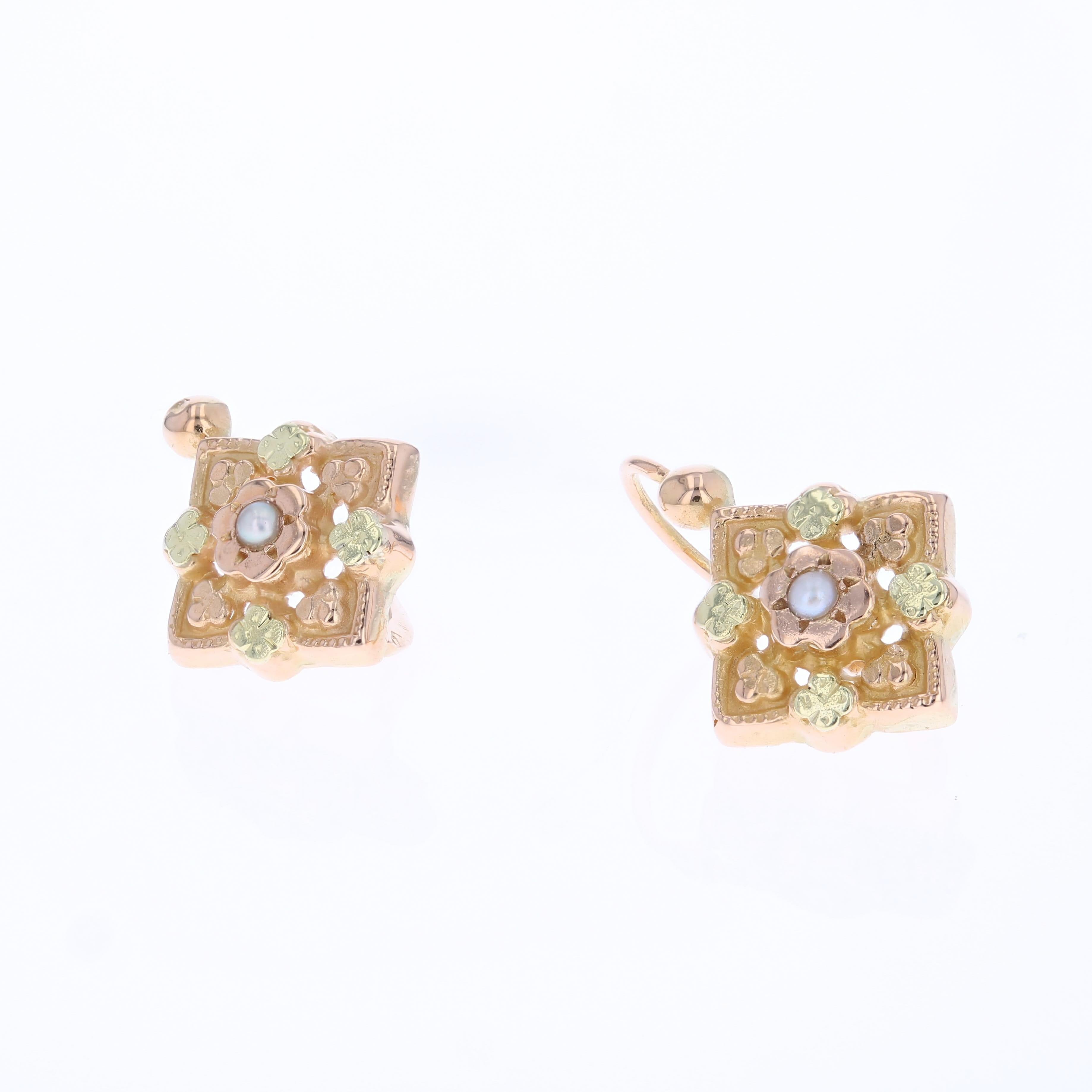 French 19th Century Fine Pearl 18 Karat Rose Gold Lever Back Earrings in vendita 1