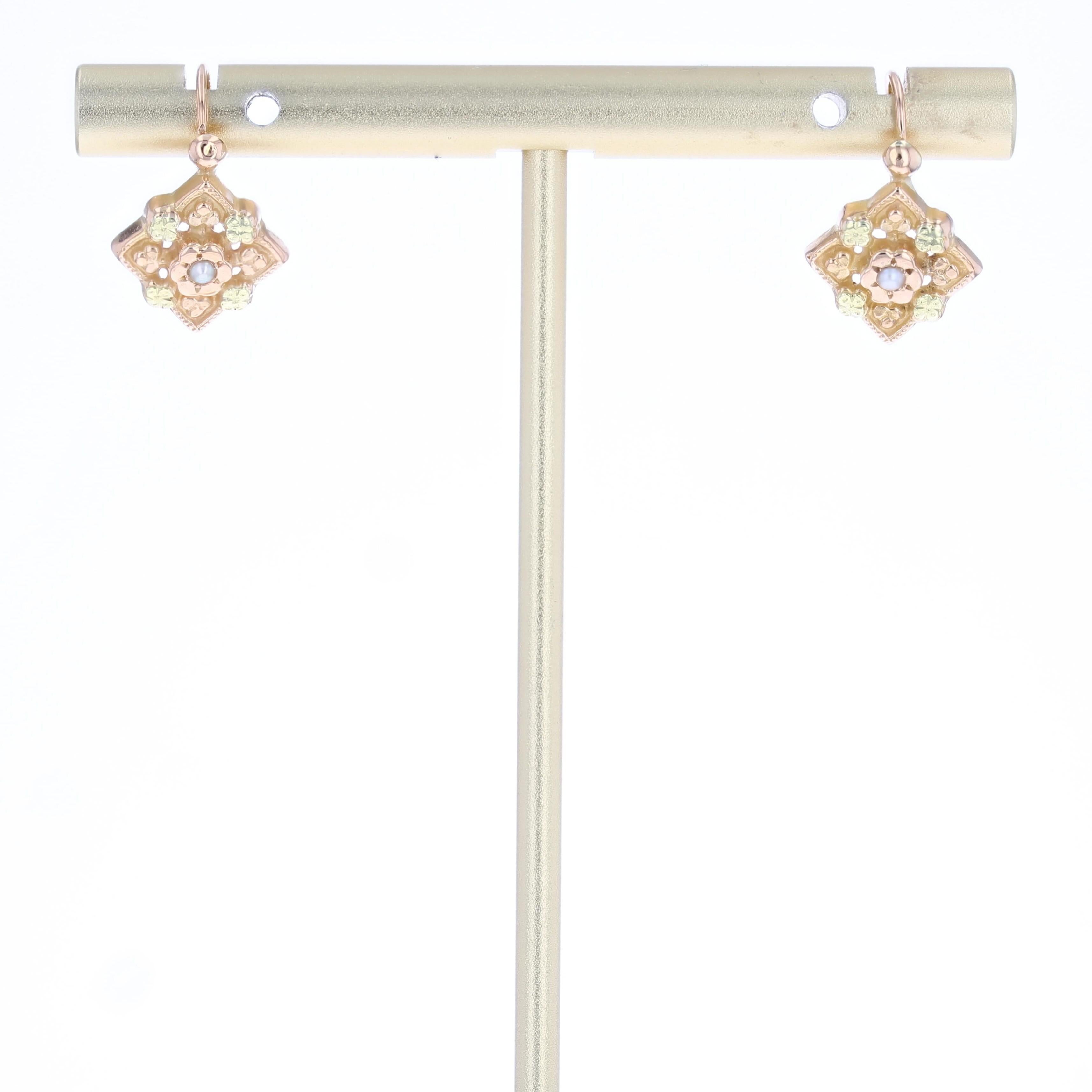 French 19th Century Fine Pearl 18 Karat Rose Gold Lever Back Earrings in vendita 2