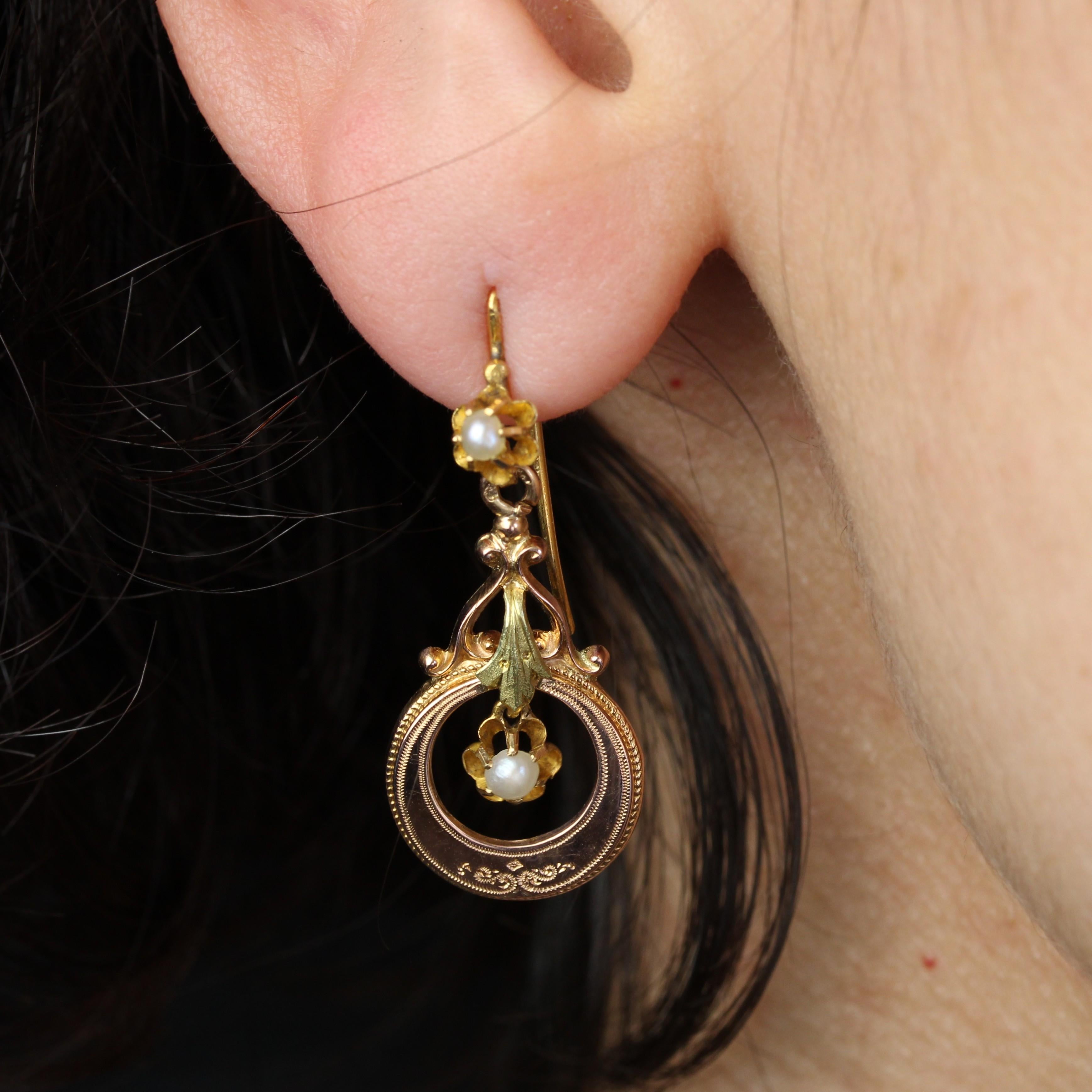French 19th Century Fine Pearl 18 Karat Rose Green Gold Dangle Earrings in vendita 1