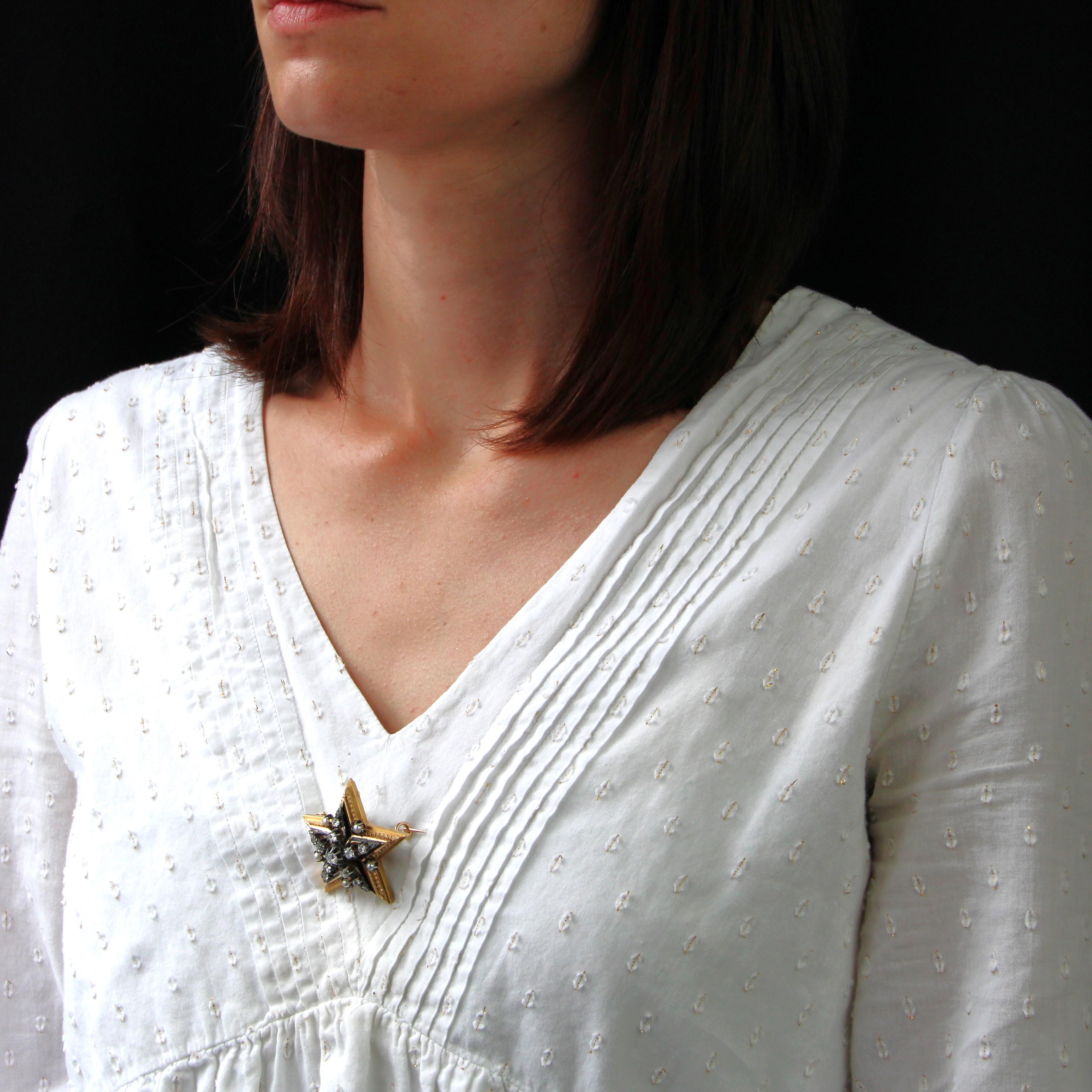 Französische Stern-Anhänger-Brosche aus 18 Karat Gelbgold mit feinen Perlen und Diamanten aus dem 19. Jahrhundert im Angebot 7