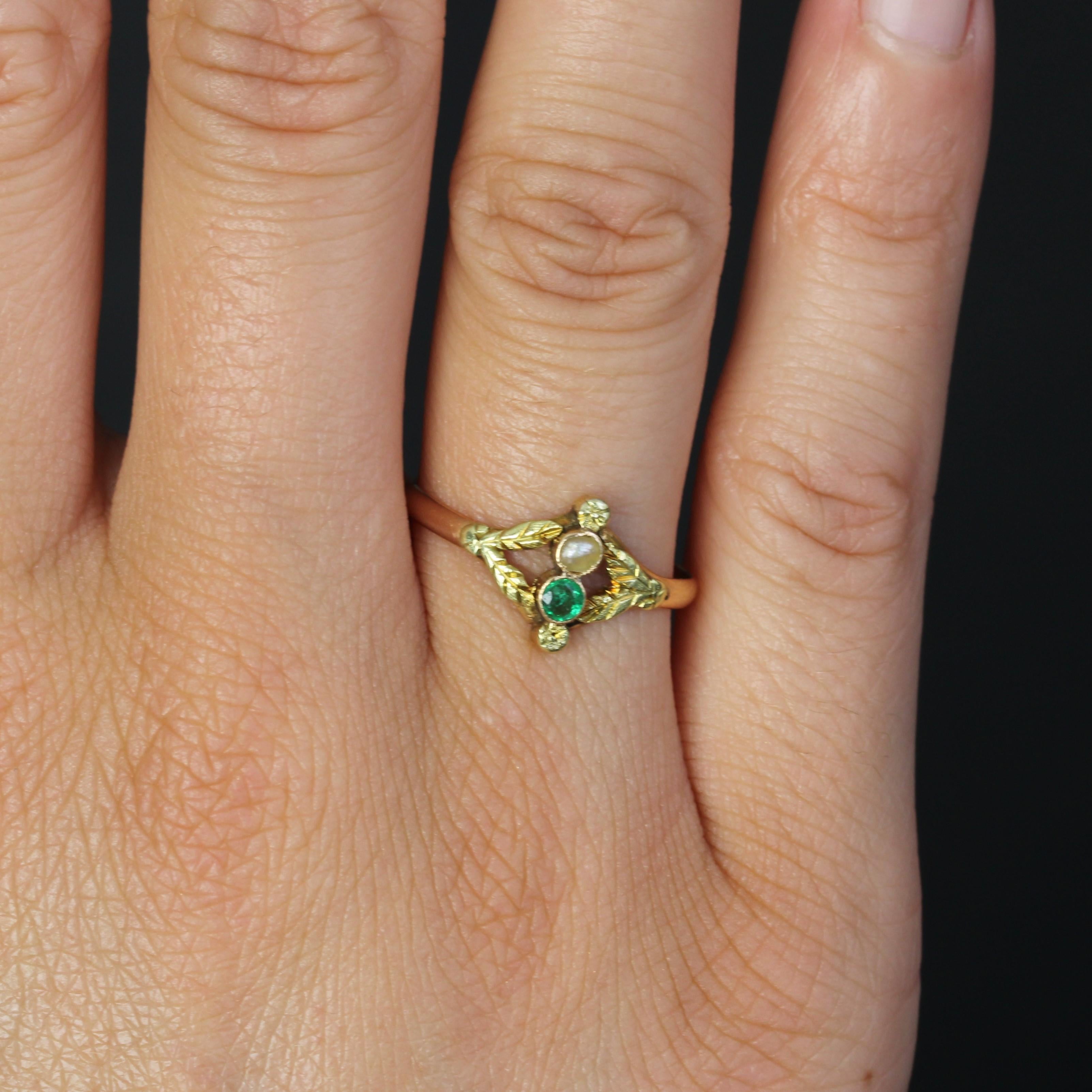Round Cut French 19th Century Fine Pearl Emerald 18 Karat Rose and Green Gold Ring For Sale