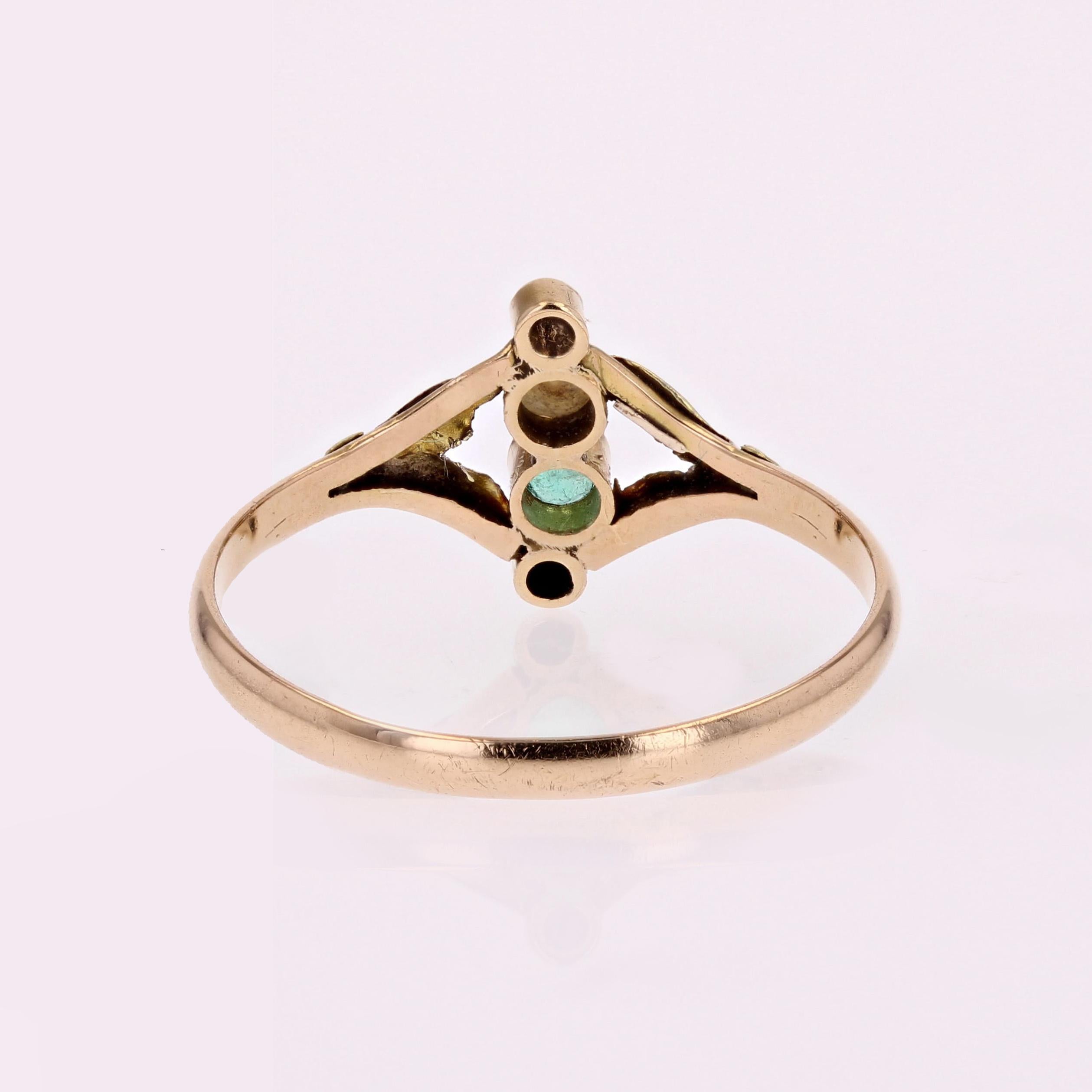 French 19th Century Fine Pearl Emerald 18 Karat Rose and Green Gold Ring In Good Condition For Sale In Poitiers, FR