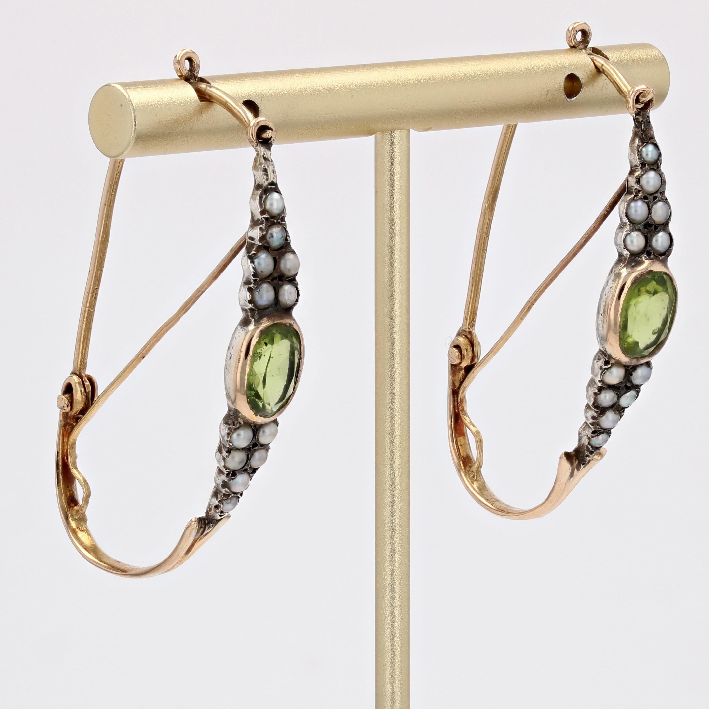 French 19th Century Fine Pearls Peridot 18 Karat Yellow Gold Poissardes Earrings In Good Condition For Sale In Poitiers, FR